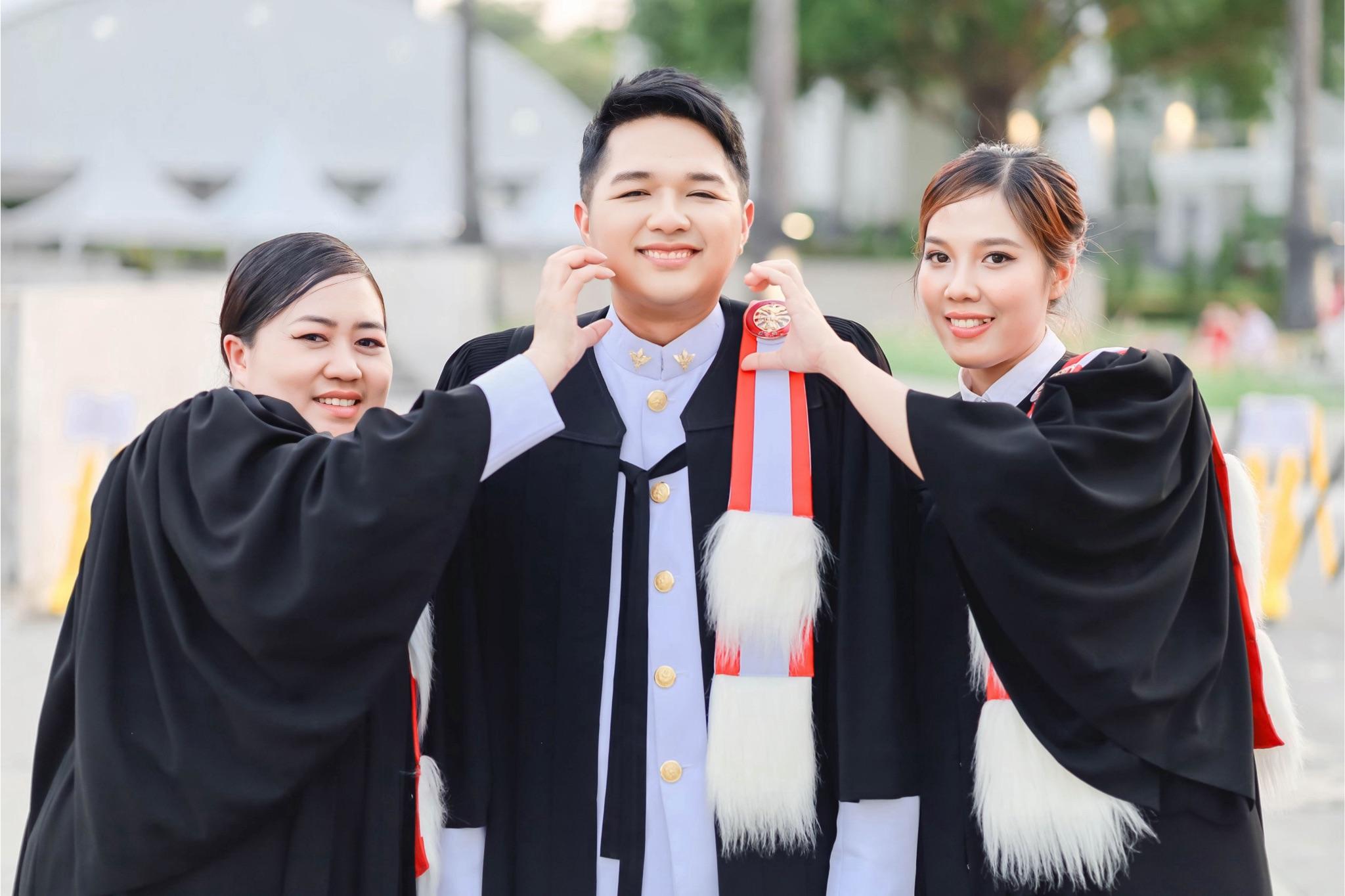 ผลงานรับปริญญา มหาวิทยาลัยธรรมศาสตร์ โดย Your memories ภาพที่ 19