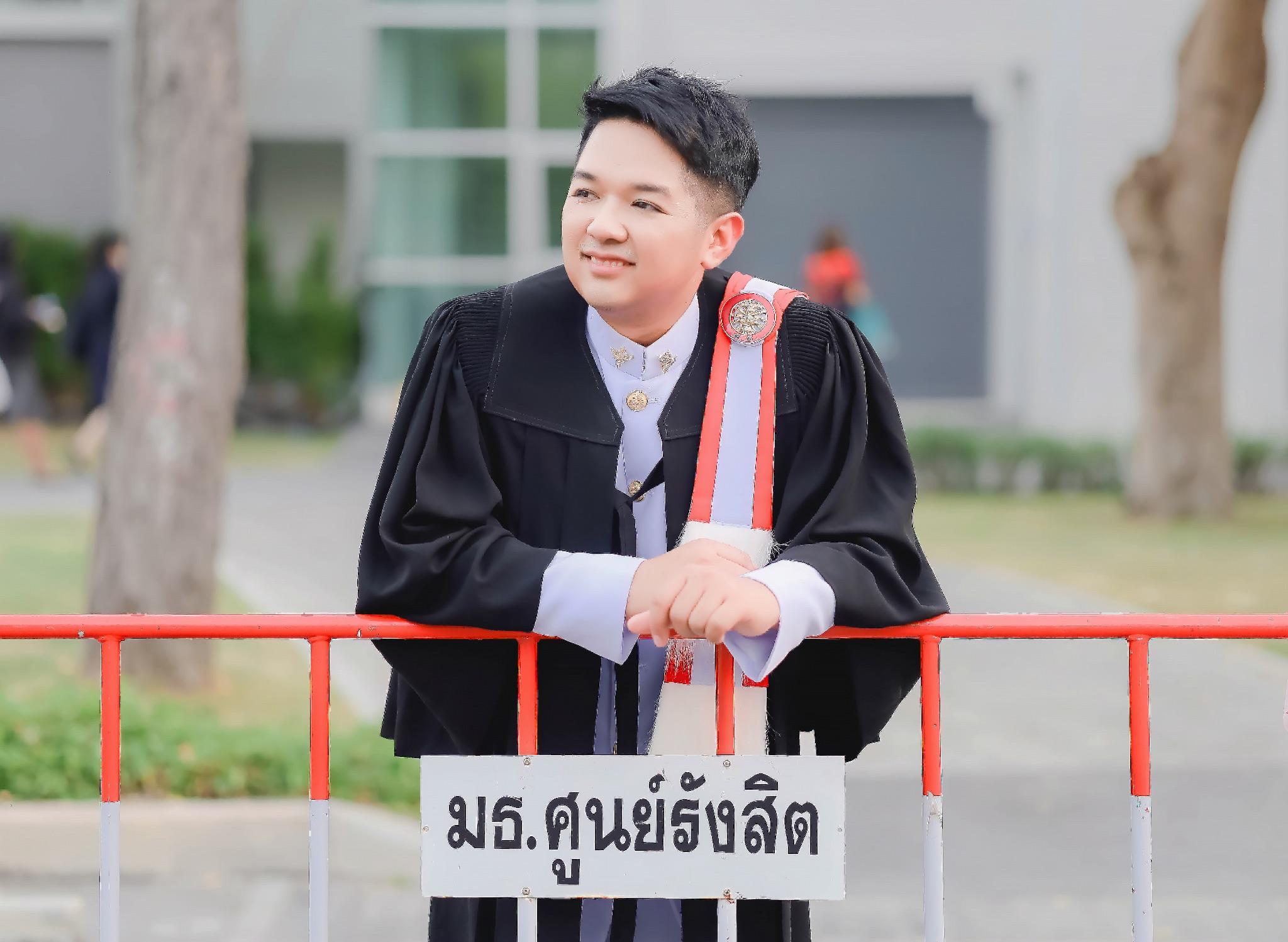 ผลงานรับปริญญา มหาวิทยาลัยธรรมศาสตร์ โดย Your memories ภาพที่ 9