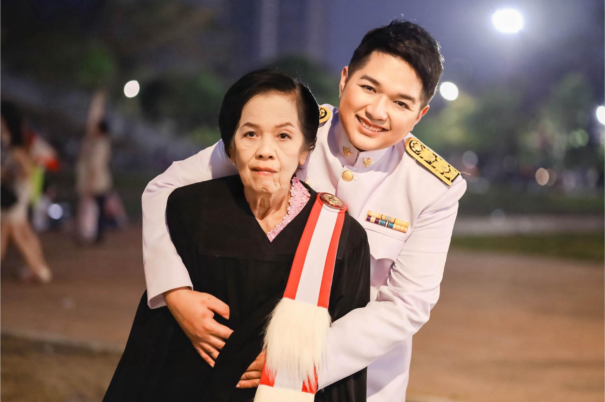 ผลงานรับปริญญา มหาวิทยาลัยธรรมศาสตร์ โดย Your memories ภาพที่ 15
