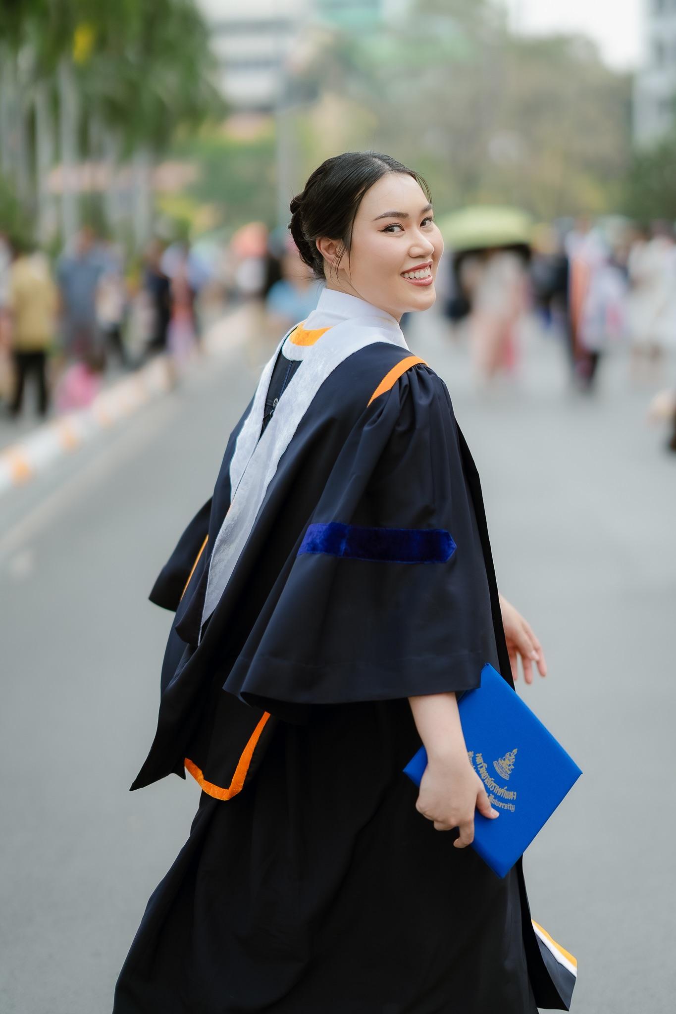 ผลงานรับปริญญา โดย AO FOTO ภาพที่ 3