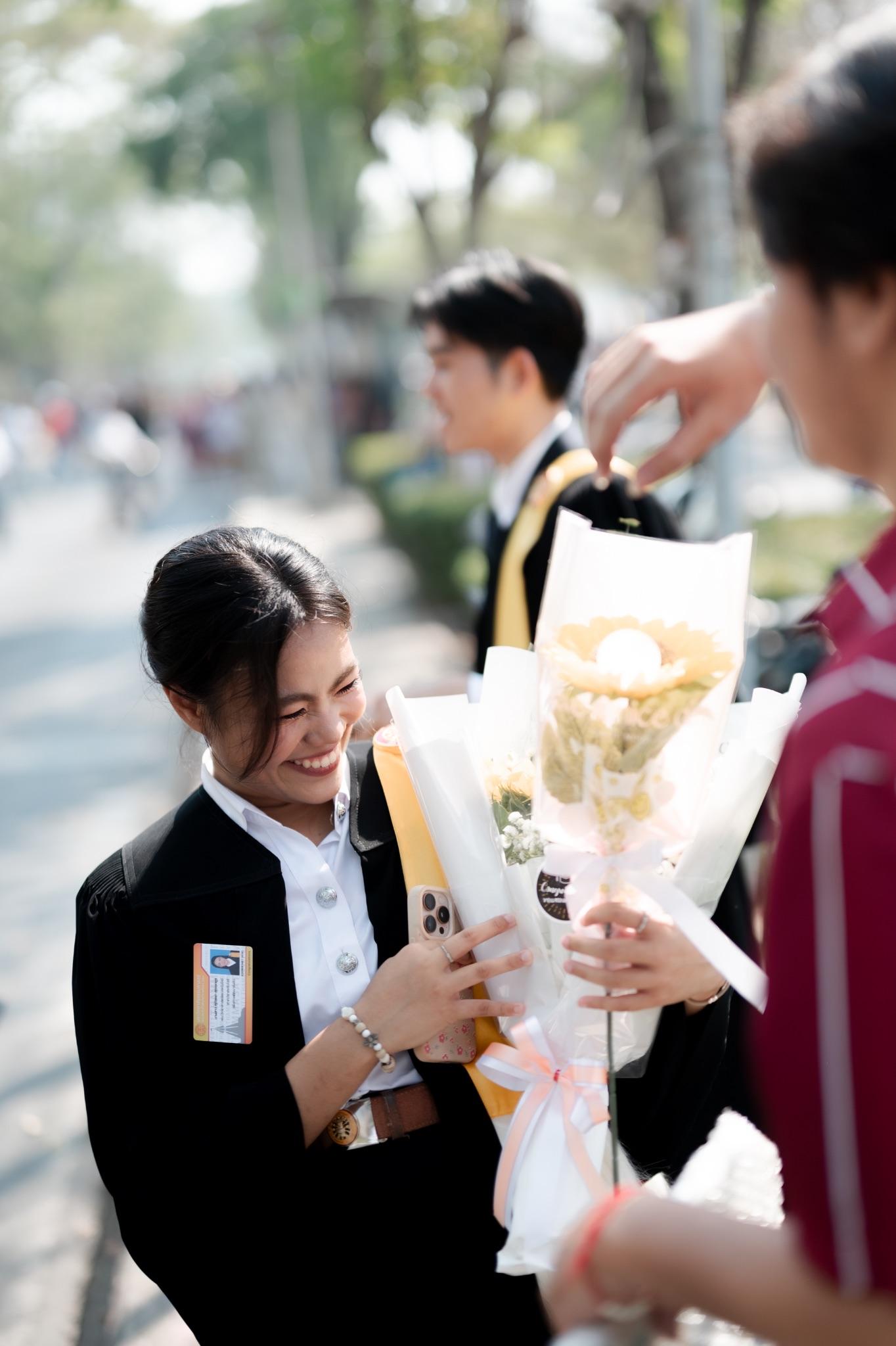 ผลงานรับปริญญา มหาวิทยาลัยธรรมศาสตร์ โดย GarMoPixs ภาพที่ 16