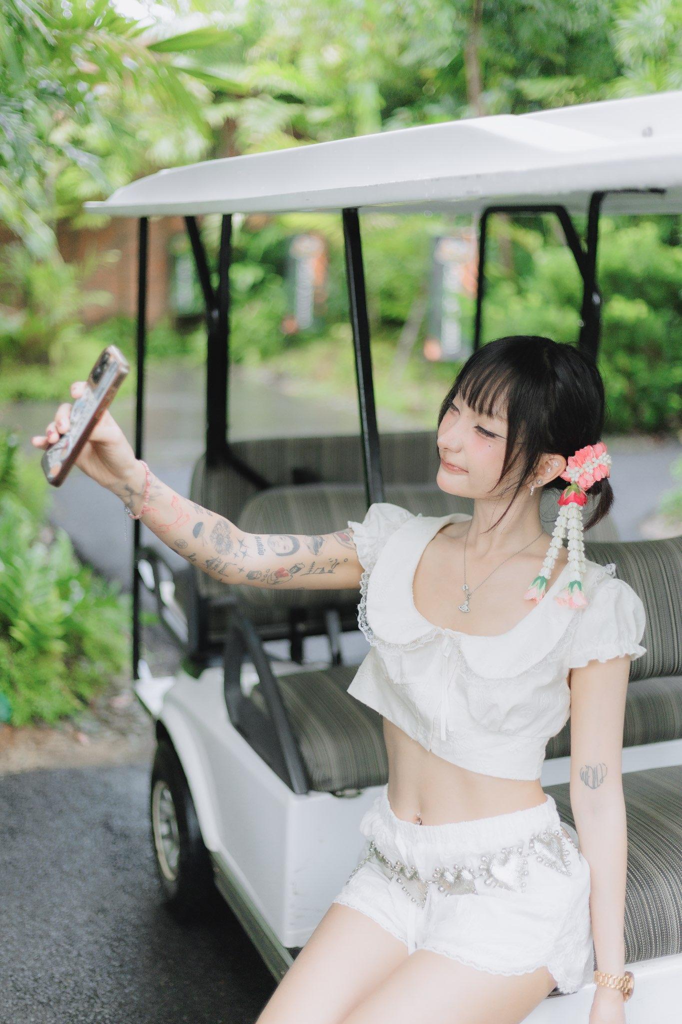 ผลงานรับปริญญา โดย 13JUNE ภาพที่ 3
