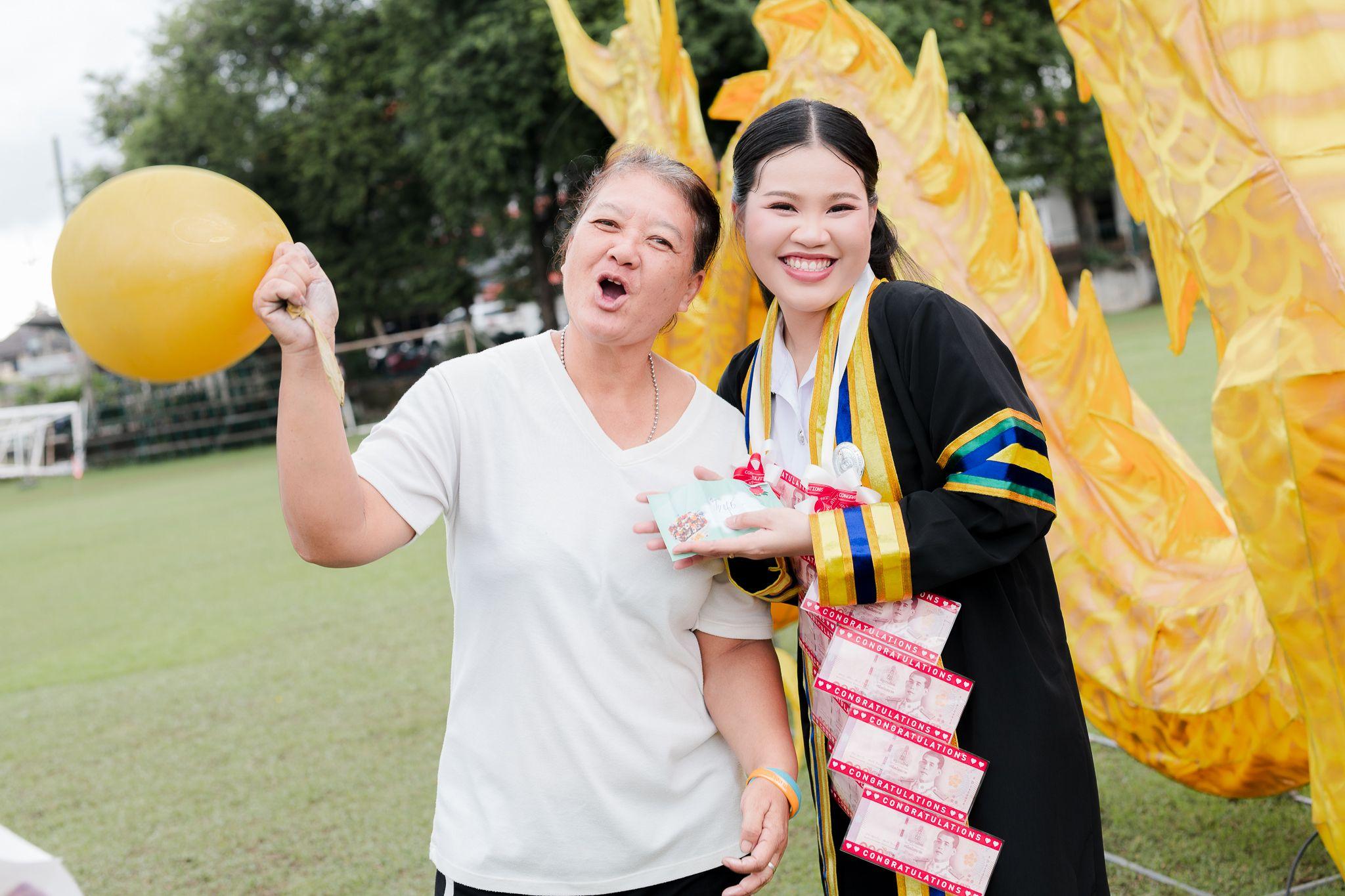 ผลงานรับปริญญา โดย Araya2002 ภาพที่ 10