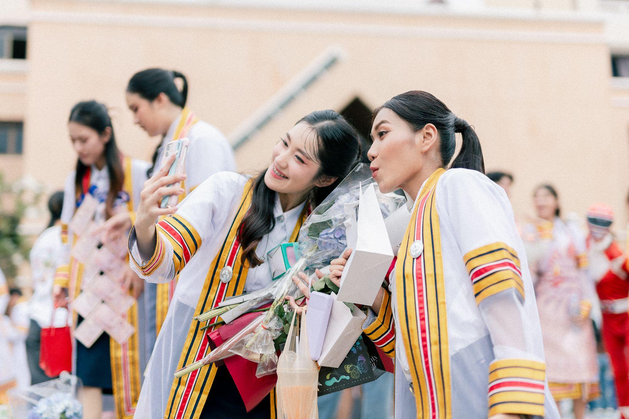 ผลงานรับปริญญา โดย Araya2002 ภาพที่ 13