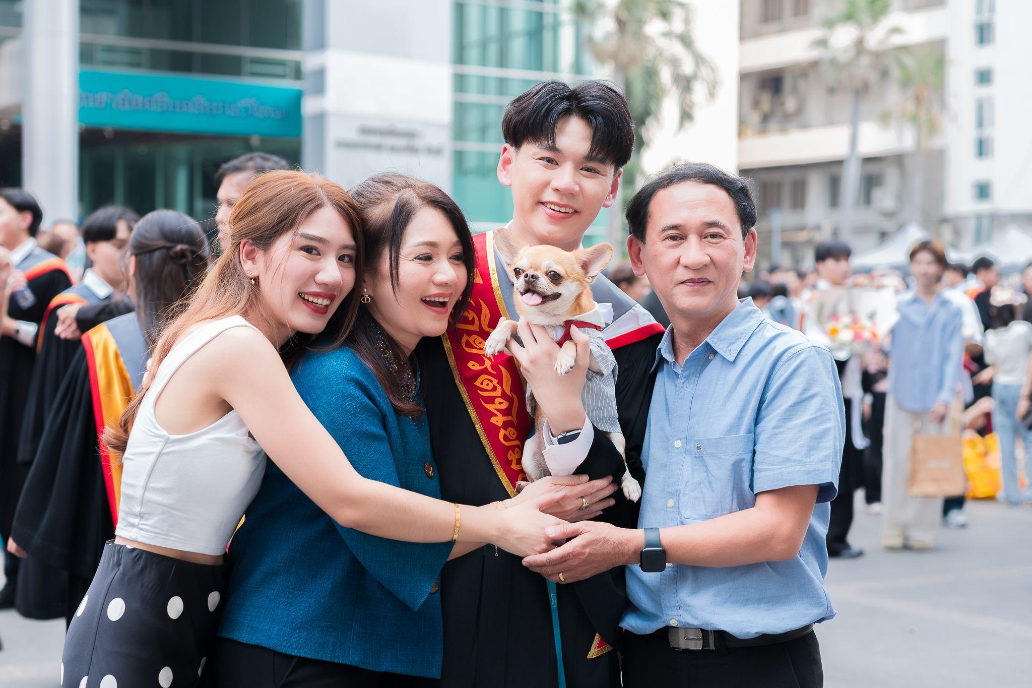 ผลงานรับปริญญา โดย Araya2002 ภาพที่ 9