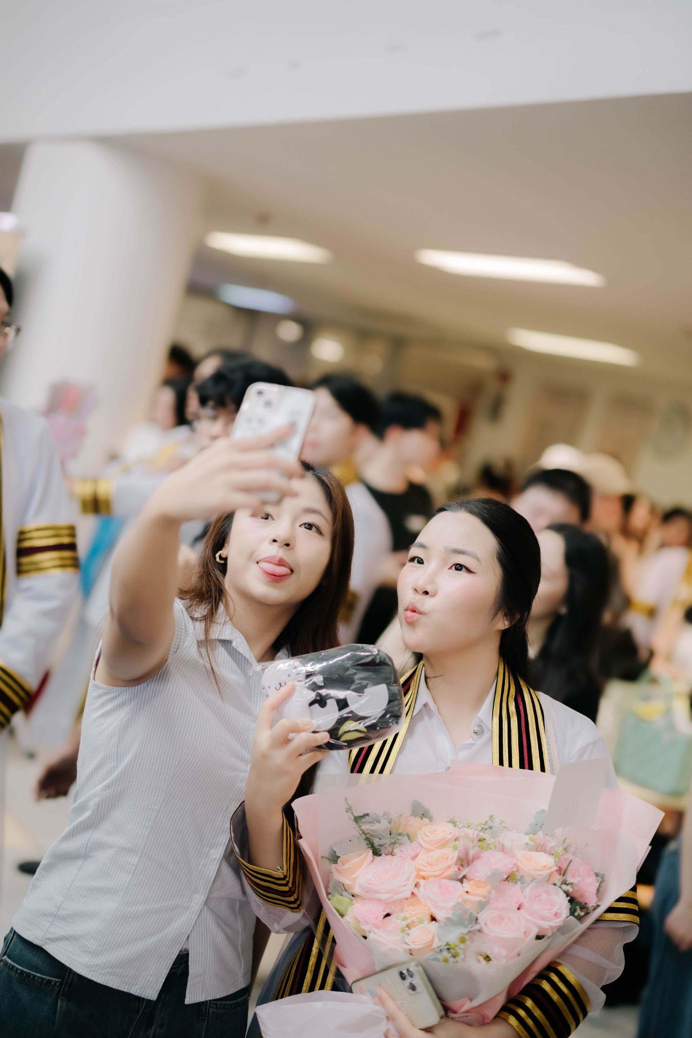 ผลงานรับปริญญา โดย Te-A-Si ภาพที่ 10