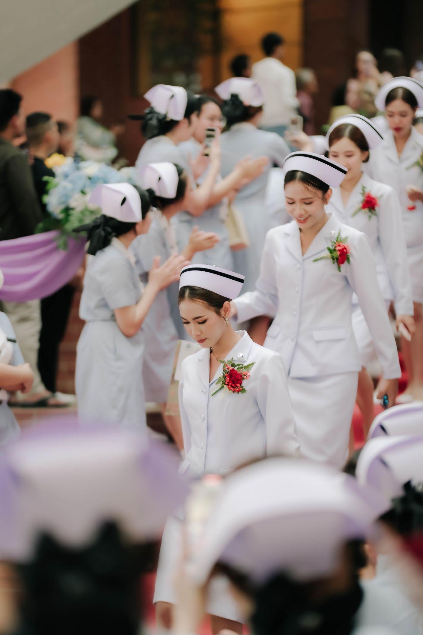 ผลงานรับปริญญา โดย Te-A-Si ภาพที่ 1
