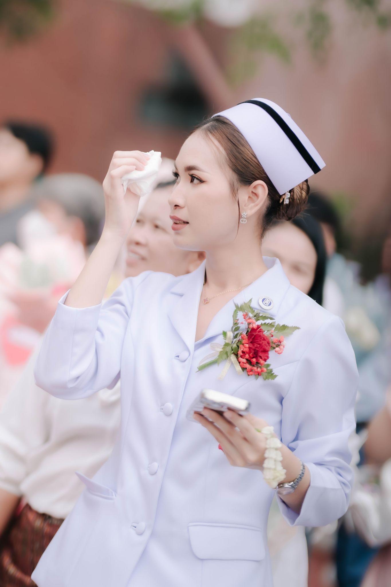 ผลงานรับปริญญา โดย Te-A-Si ภาพที่ 3