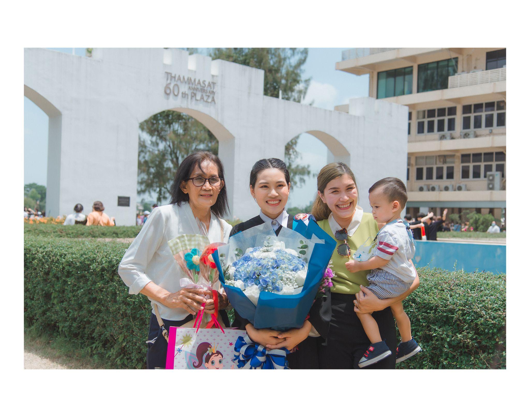 ผลงานรับปริญญา มหาวิทยาลัยธรรมศาสตร์ โดย KKungPhotoGraphy ภาพที่ 12