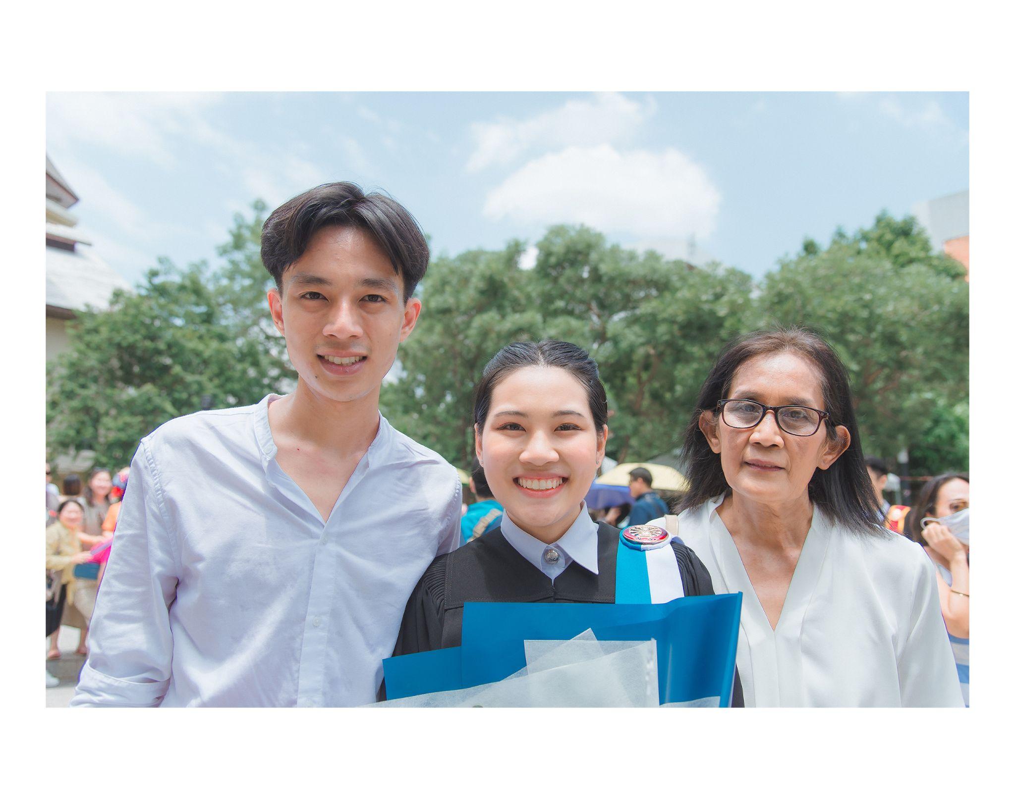 ผลงานรับปริญญา มหาวิทยาลัยธรรมศาสตร์ โดย KKungPhotoGraphy ภาพที่ 15