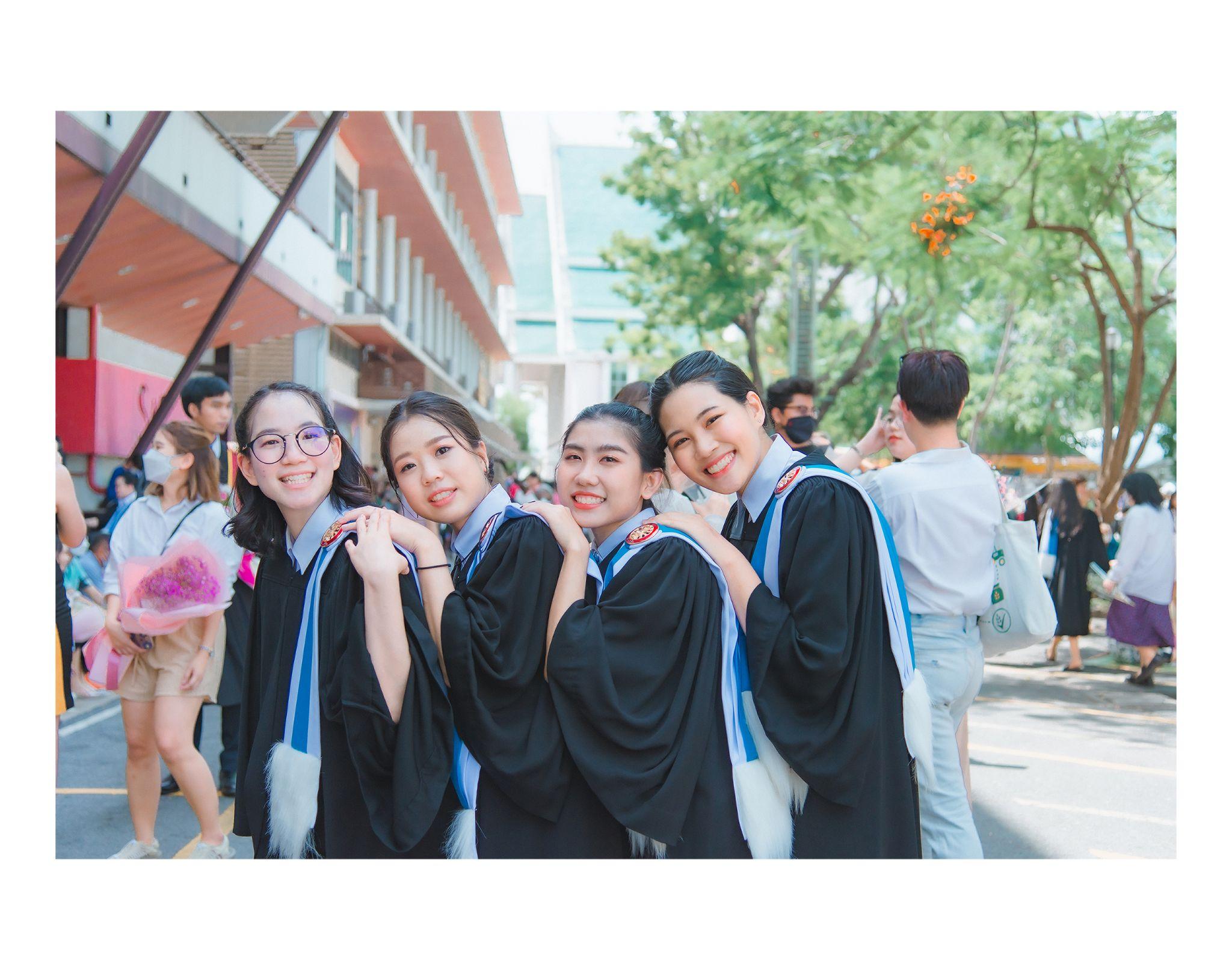 ผลงานรับปริญญา มหาวิทยาลัยธรรมศาสตร์ โดย KKungPhotoGraphy ภาพที่ 2