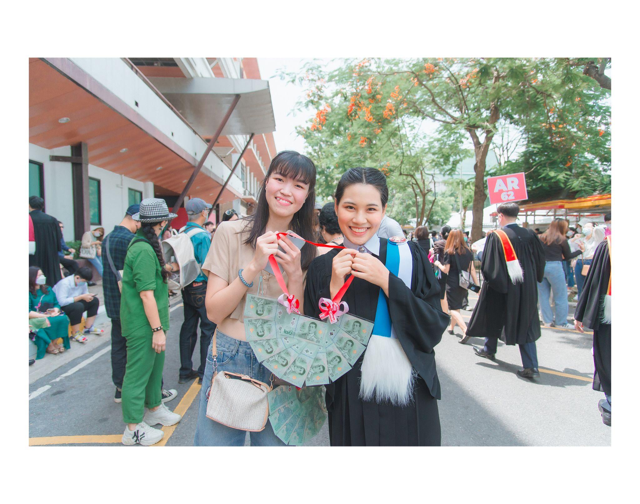ผลงานรับปริญญา มหาวิทยาลัยธรรมศาสตร์ โดย KKungPhotoGraphy ภาพที่ 5