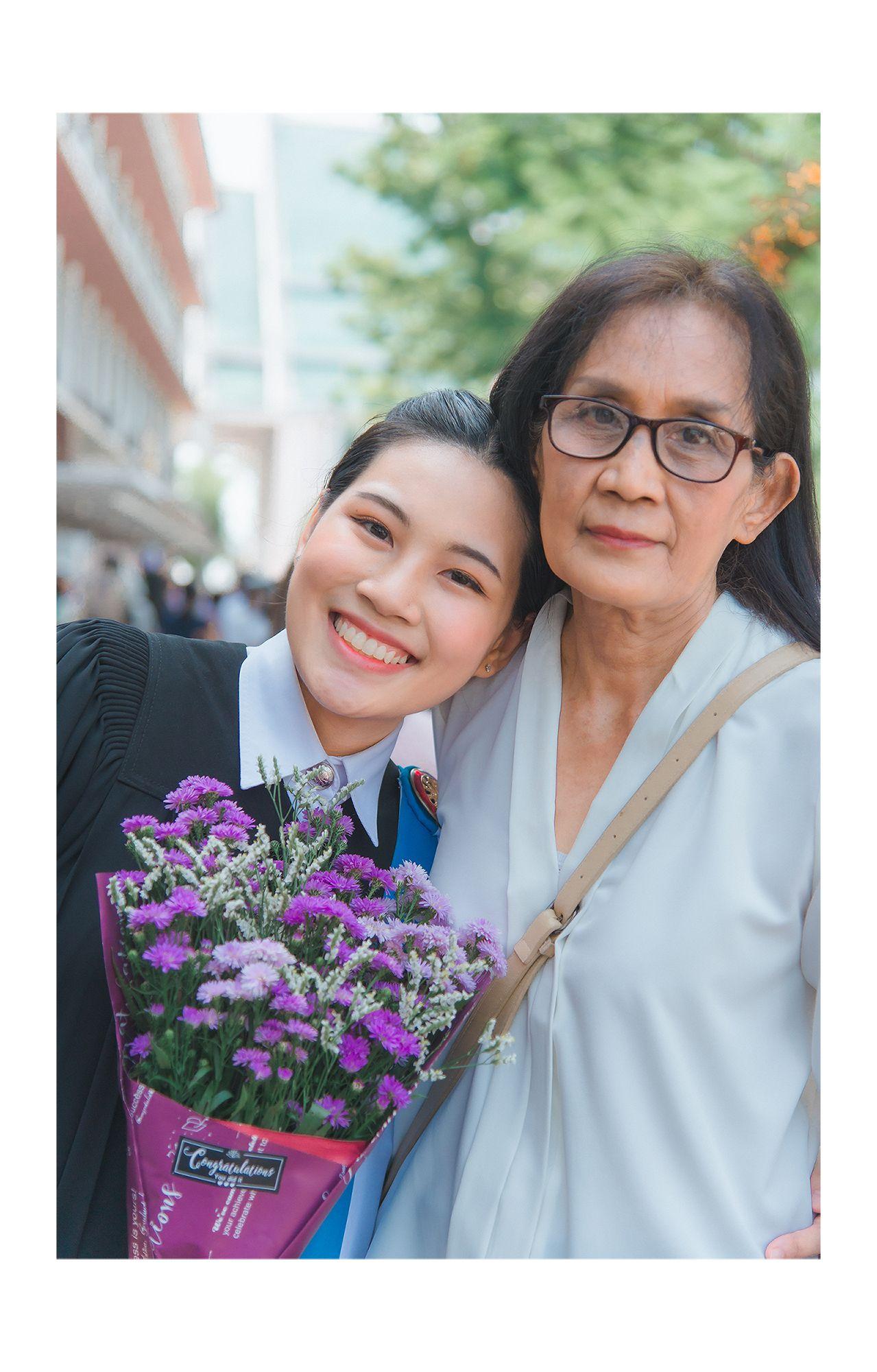 ผลงานรับปริญญา มหาวิทยาลัยธรรมศาสตร์ โดย KKungPhotoGraphy ภาพที่ 1