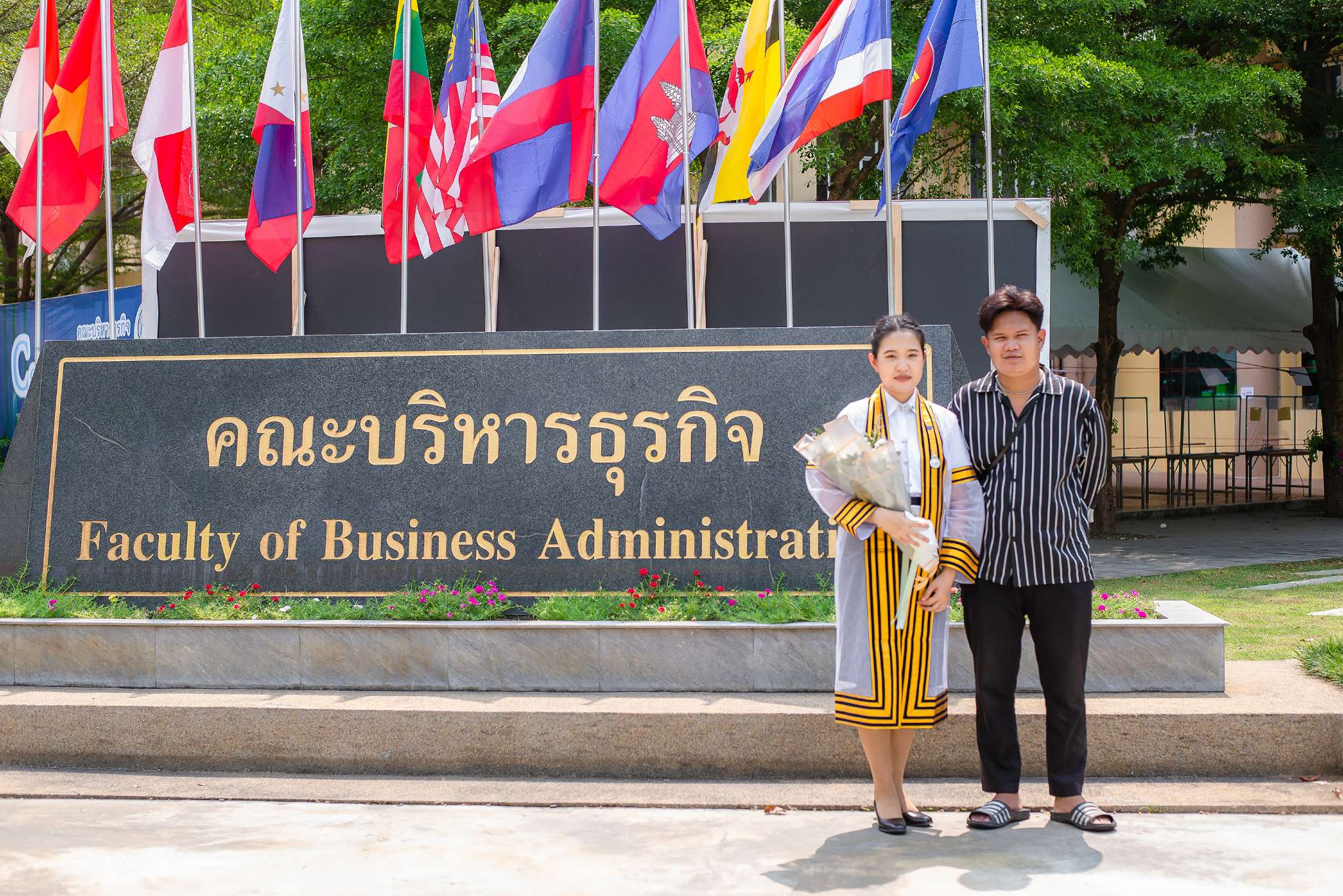 ผลงานรับปริญญา มหาวิทยาลัยเทคโนโลยีราชมงคลธัญบุรี โดย KKungPhotoGraphy ภาพที่ 13