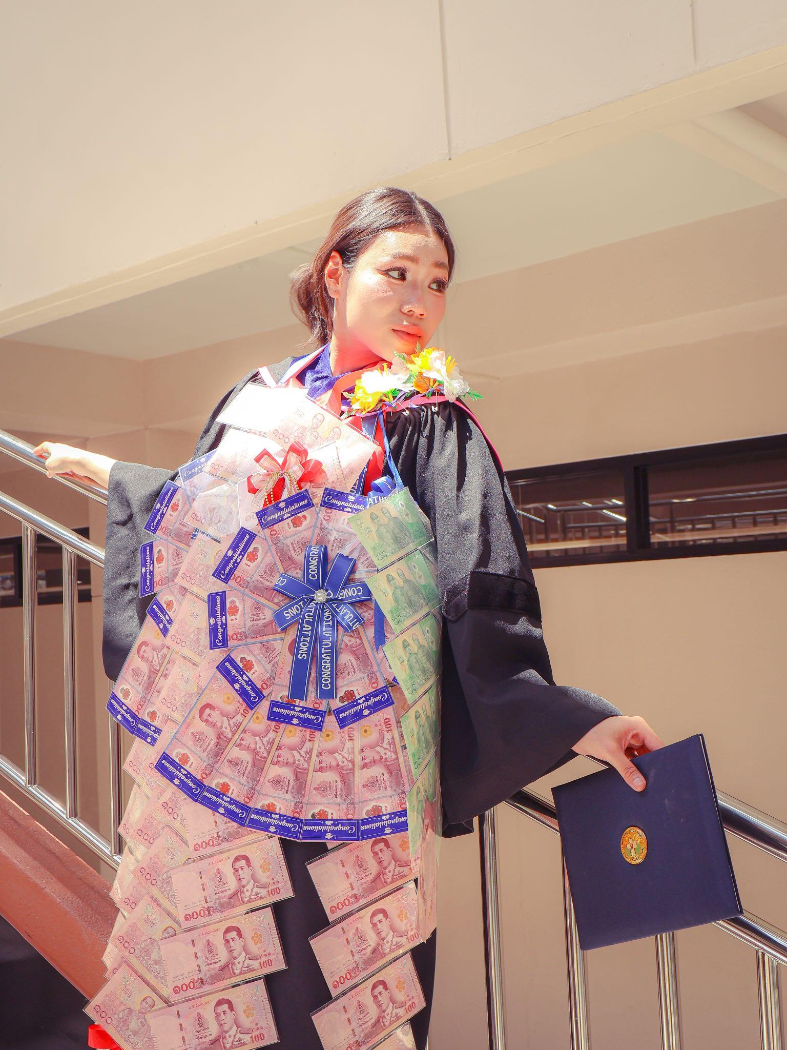ผลงานรับปริญญา วิทยาลัยเซนต์หลุยส์ โดย Kla ภาพที่ 1