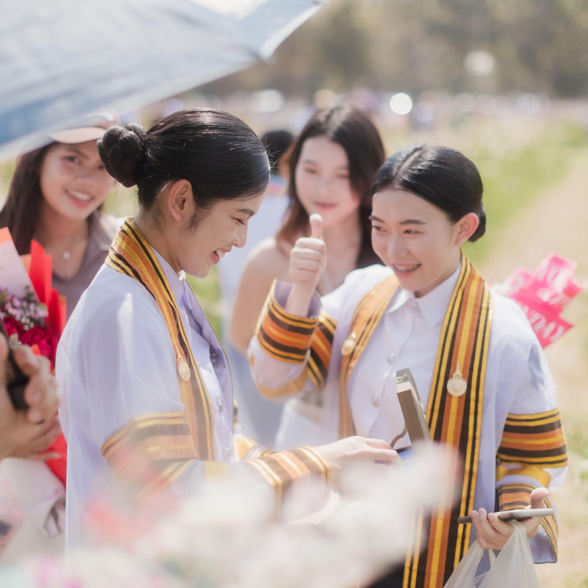 ผลงานรับปริญญา มหาวิทยาลัยเทคโนโลยีราชมงคลล้านนา โดย PixelPond ภาพที่ 3