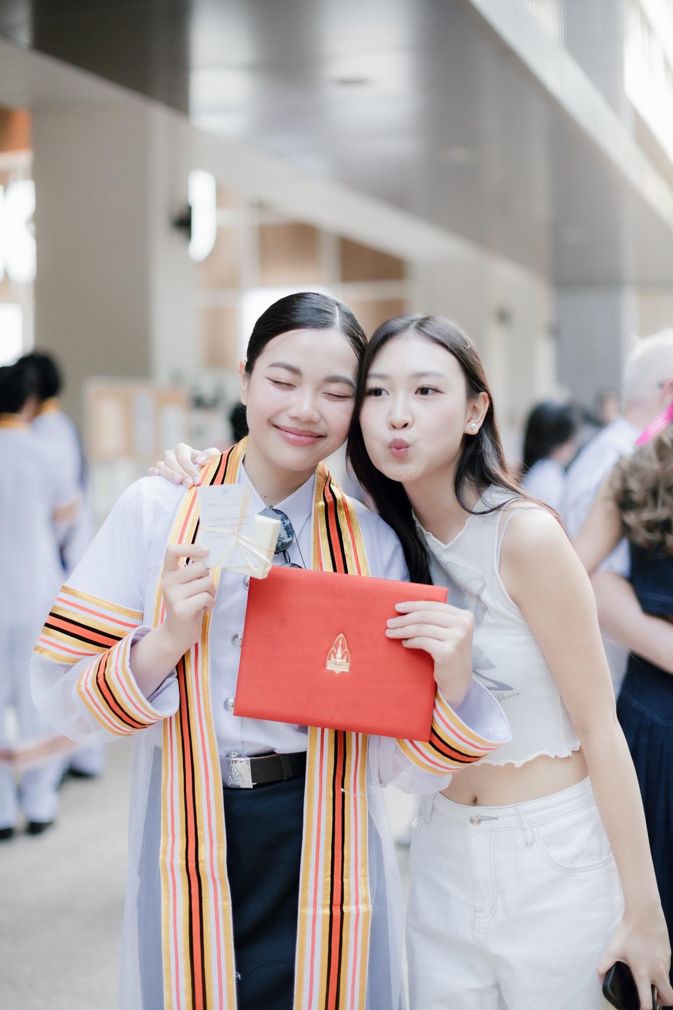 ผลงานรับปริญญา มหาวิทยาลัยขอนแก่น โดย Knp.Gallery ภาพที่ 2