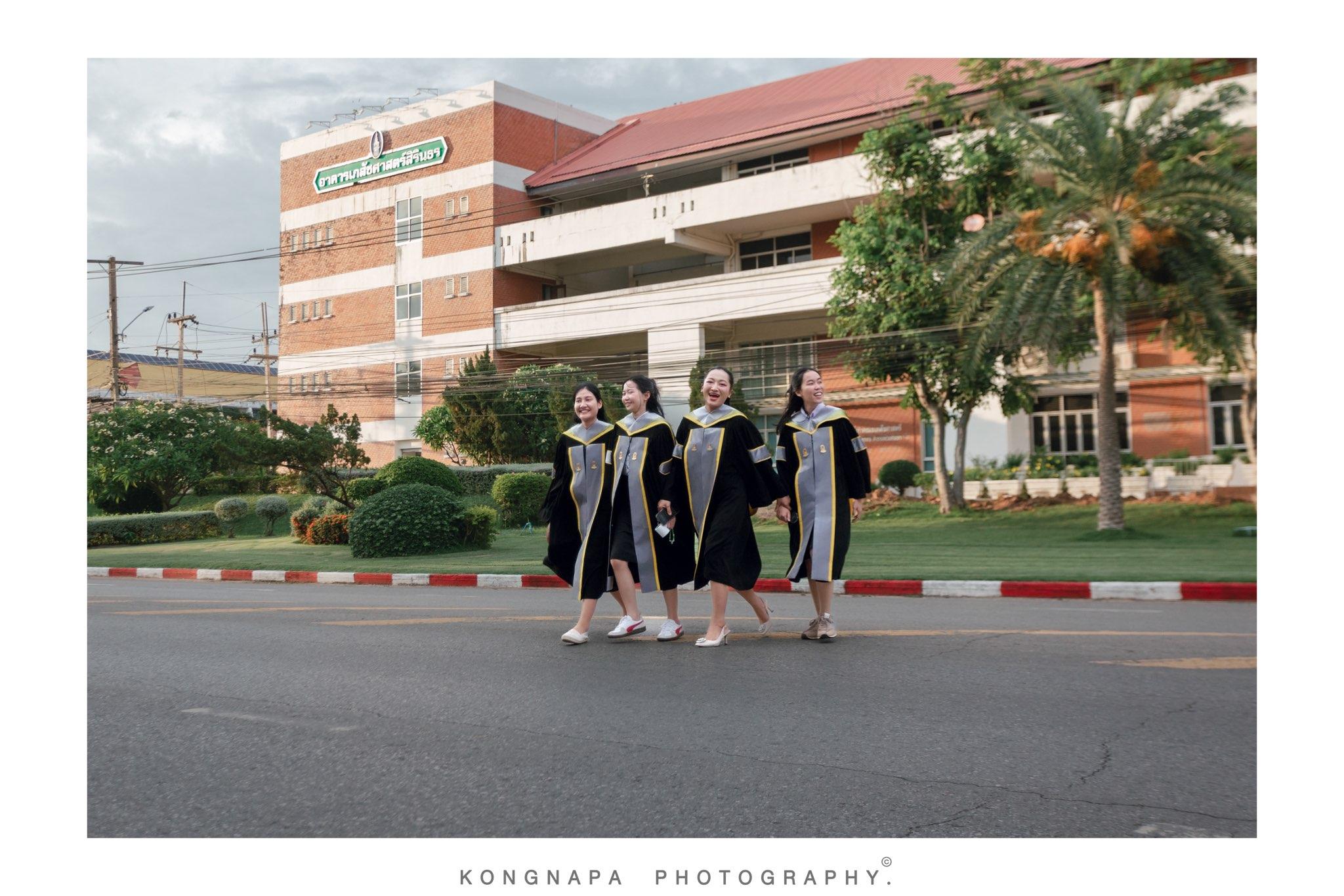 ผลงานรับปริญญา มหาวิทยาลัยมหาสารคาม โดย Knp.Gallery ภาพที่ 8