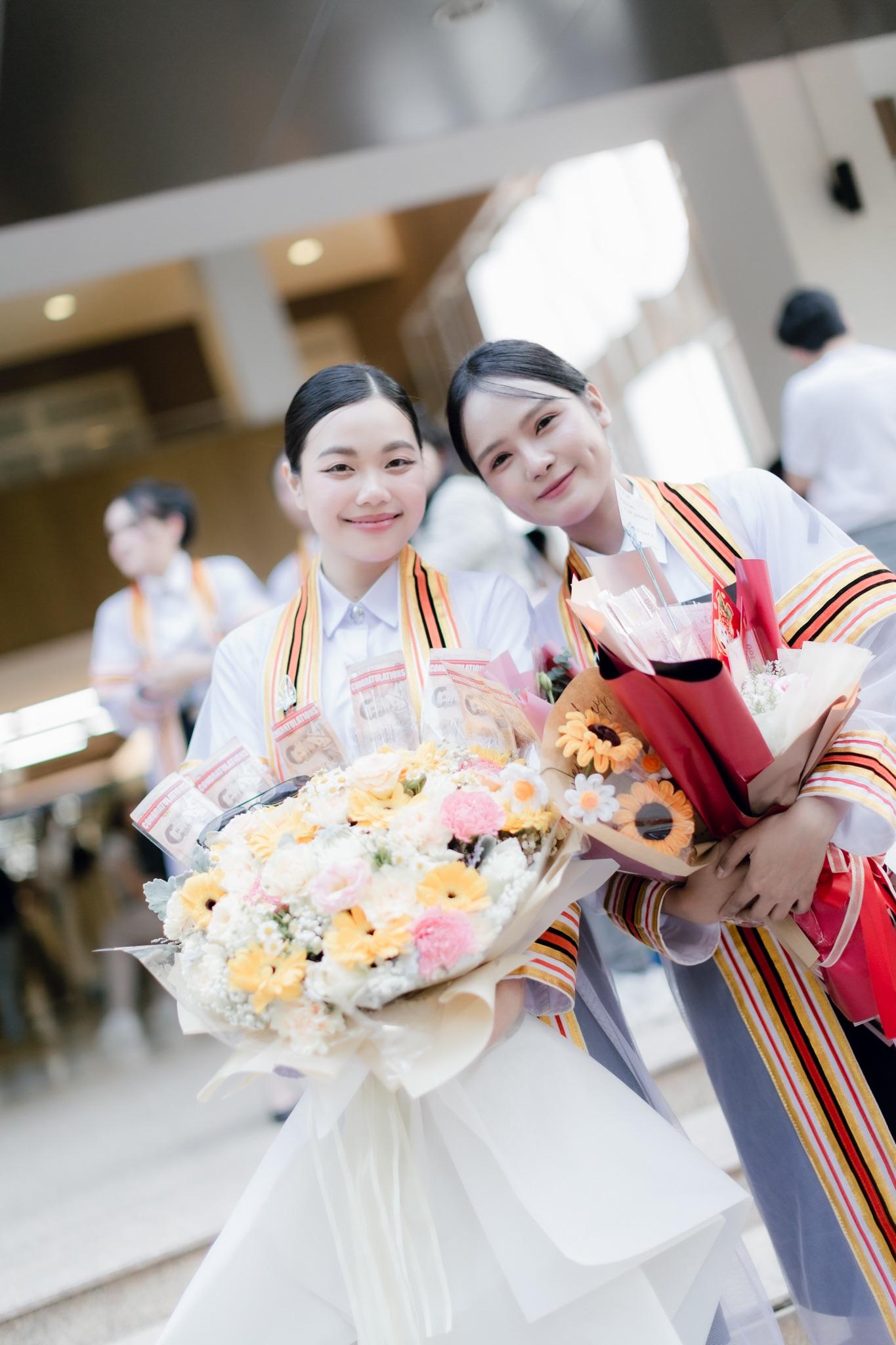 ผลงานรับปริญญา มหาวิทยาลัยขอนแก่น โดย Knp.Gallery ภาพที่ 9