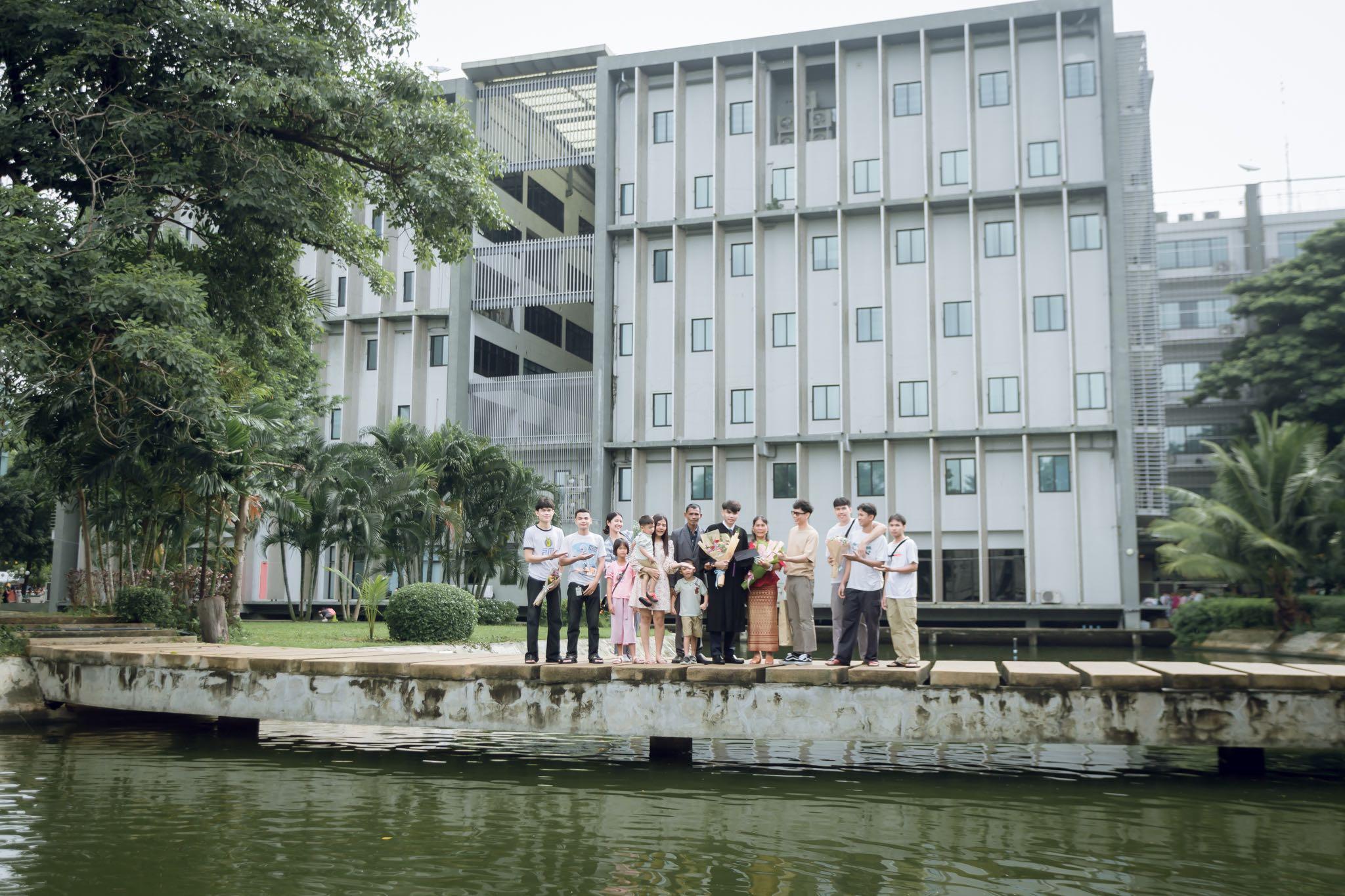 ผลงานรับปริญญา มหาวิทยาลัยเกษตรศาสตร์ โดย Knp.Gallery ภาพที่ 9