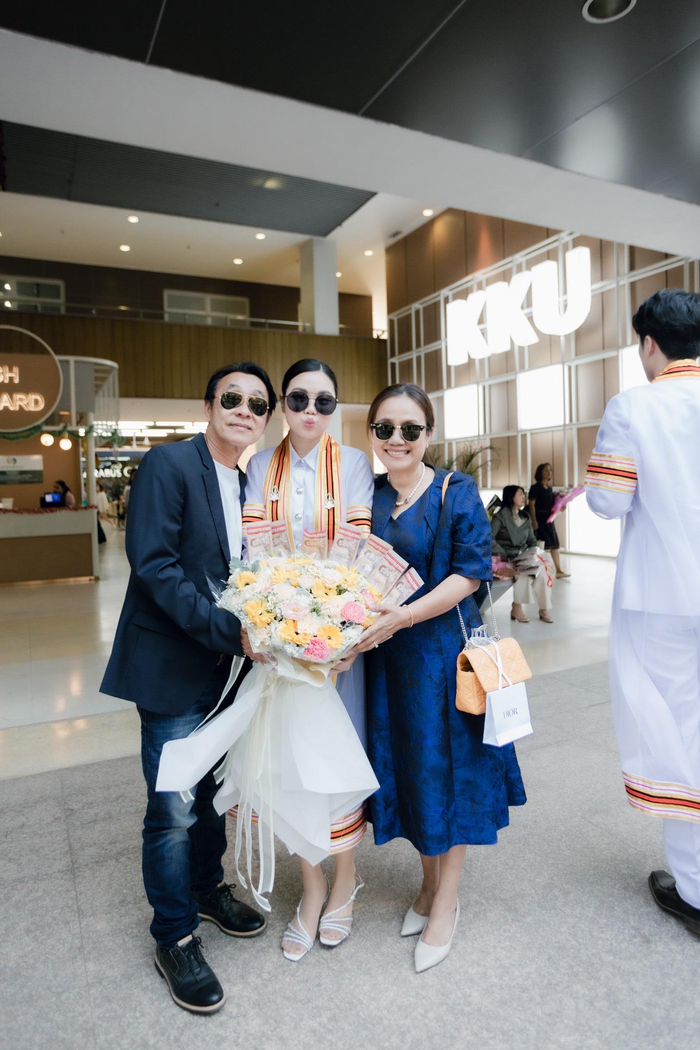 ผลงานรับปริญญา มหาวิทยาลัยขอนแก่น โดย Knp.Gallery ภาพที่ 10