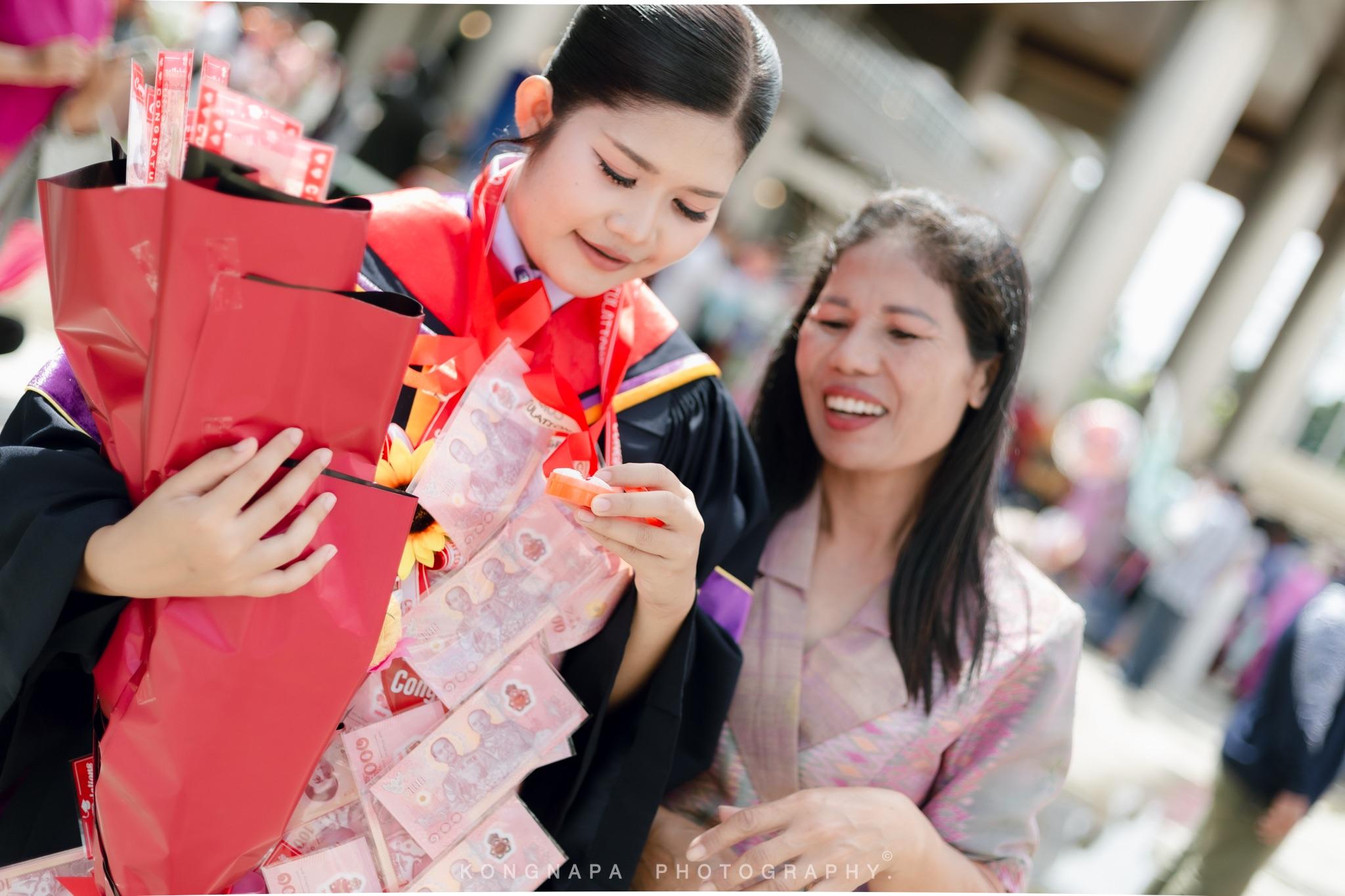 ผลงานรับปริญญา มหาวิทยาลัยราชภัฏบุรีรัมย์ โดย Knp.Gallery ภาพที่ 7