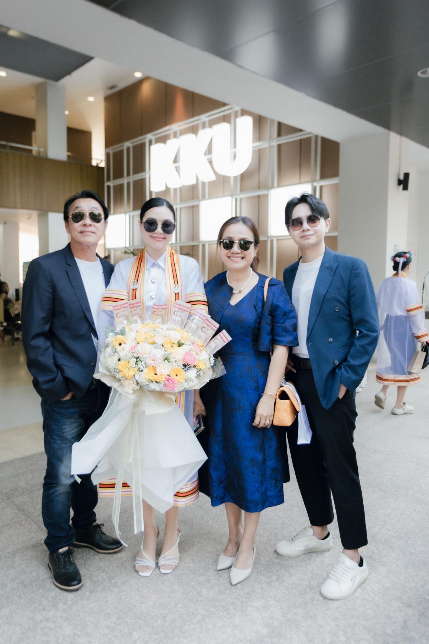 ผลงานรับปริญญา มหาวิทยาลัยขอนแก่น โดย Knp.Gallery ภาพที่ 11