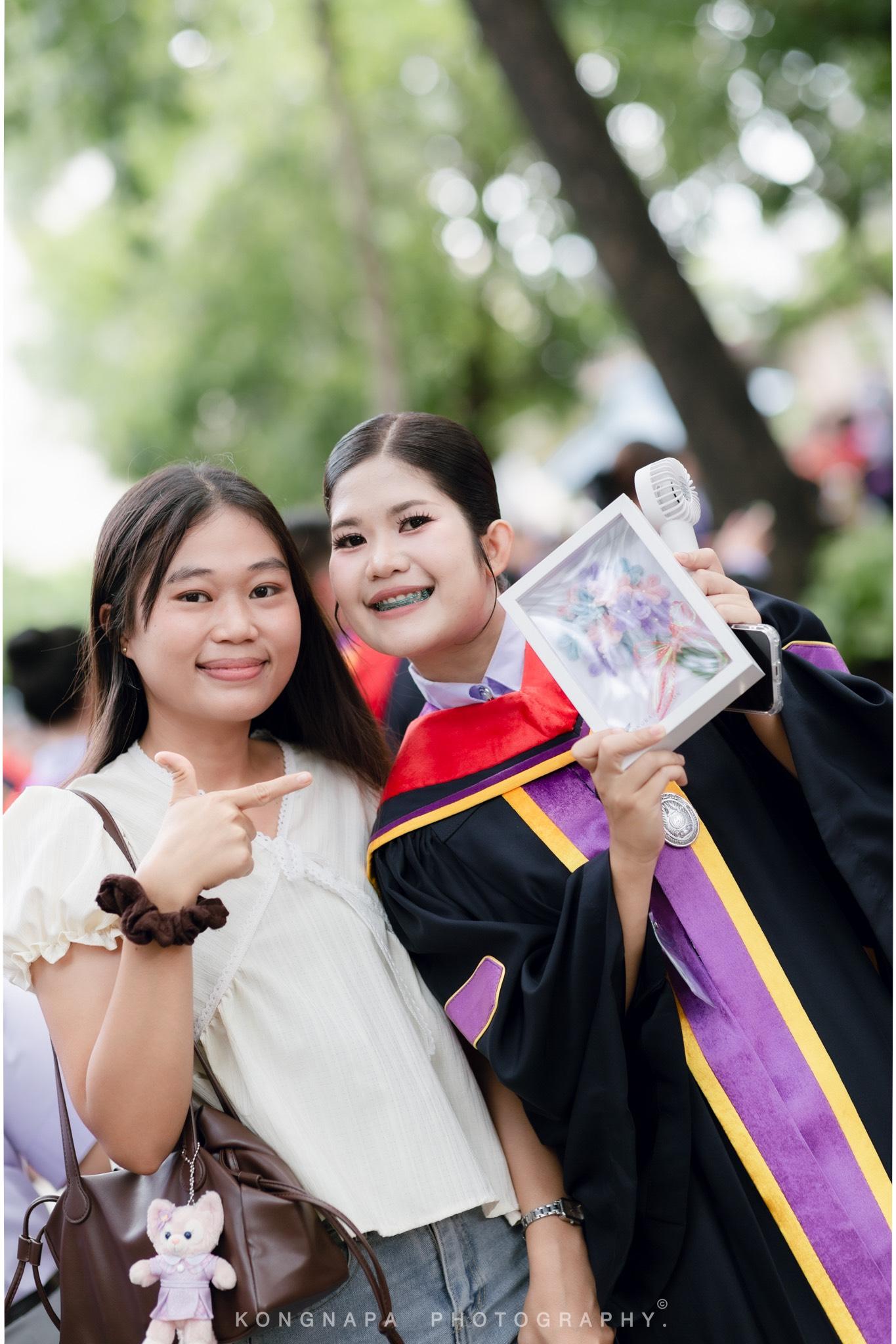 ผลงานรับปริญญา มหาวิทยาลัยราชภัฏบุรีรัมย์ โดย Knp.Gallery ภาพที่ 6