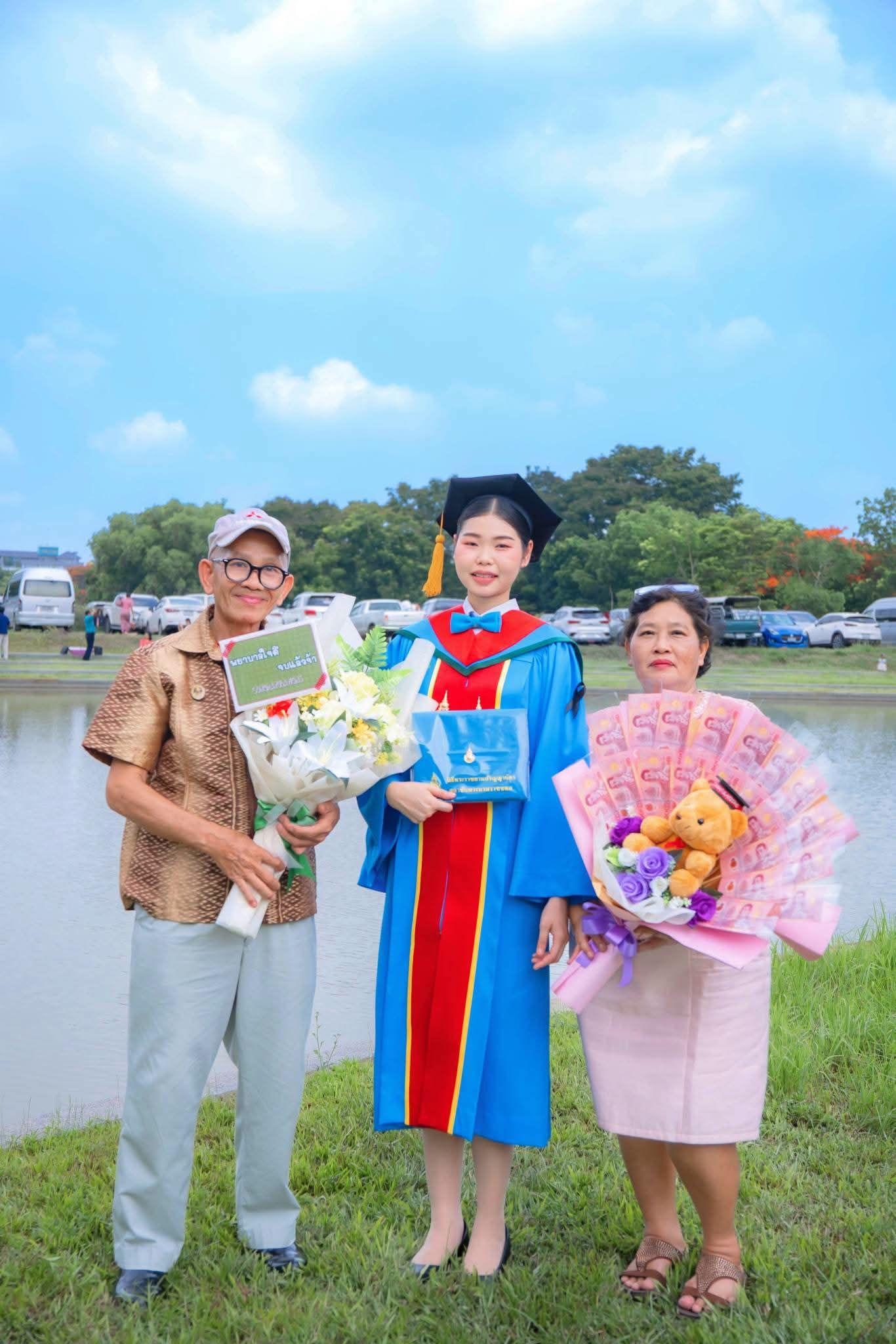 ผลงานรับปริญญา มหาวิทยาลัยธรรมศาสตร์ โดย Jedi photography ภาพที่ 6