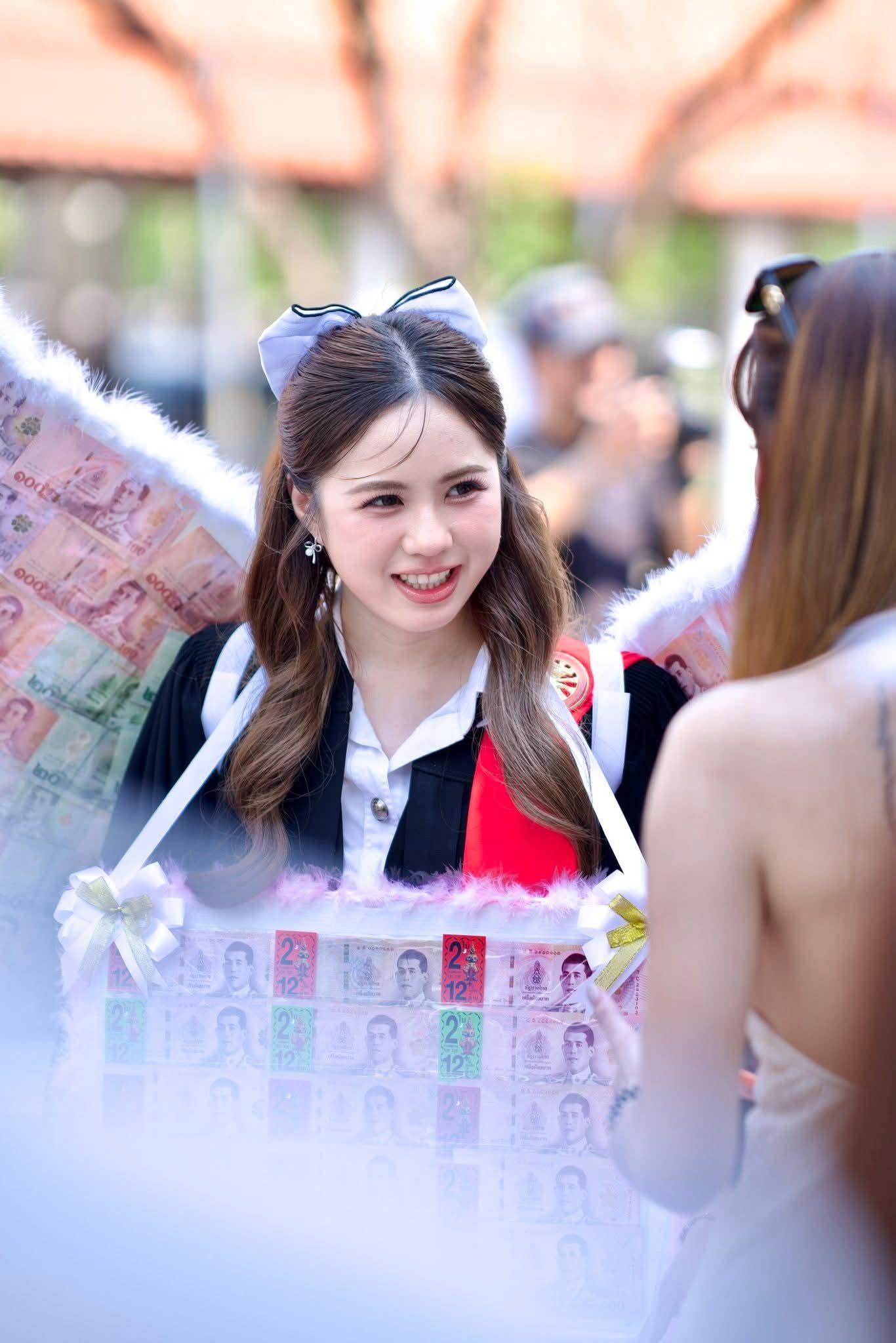 ผลงานรับปริญญา มหาวิทยาลัยธรรมศาสตร์ โดย Jedi photography ภาพที่ 1