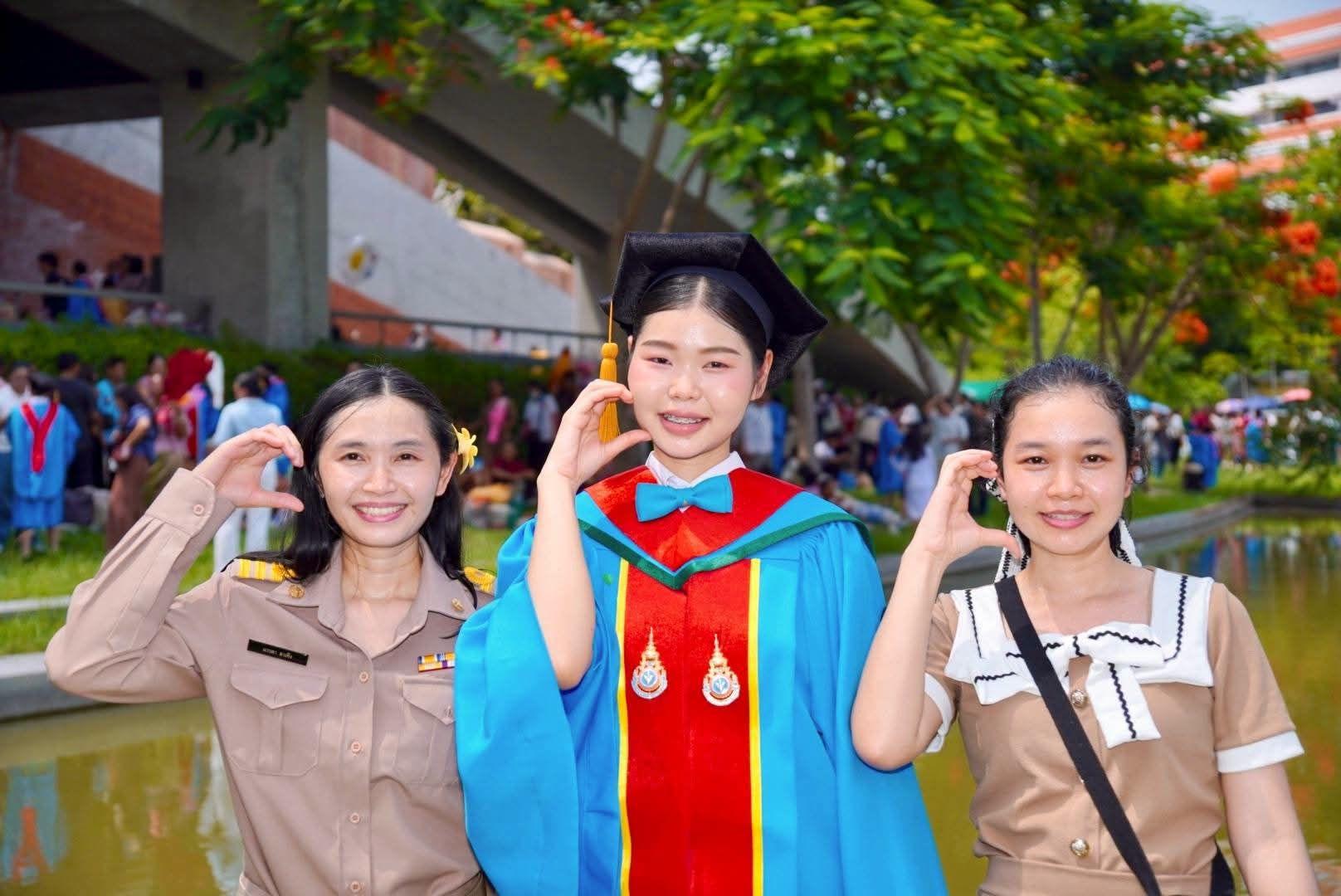 ผลงานรับปริญญา มหาวิทยาลัยธรรมศาสตร์ โดย Jedi photography ภาพที่ 10