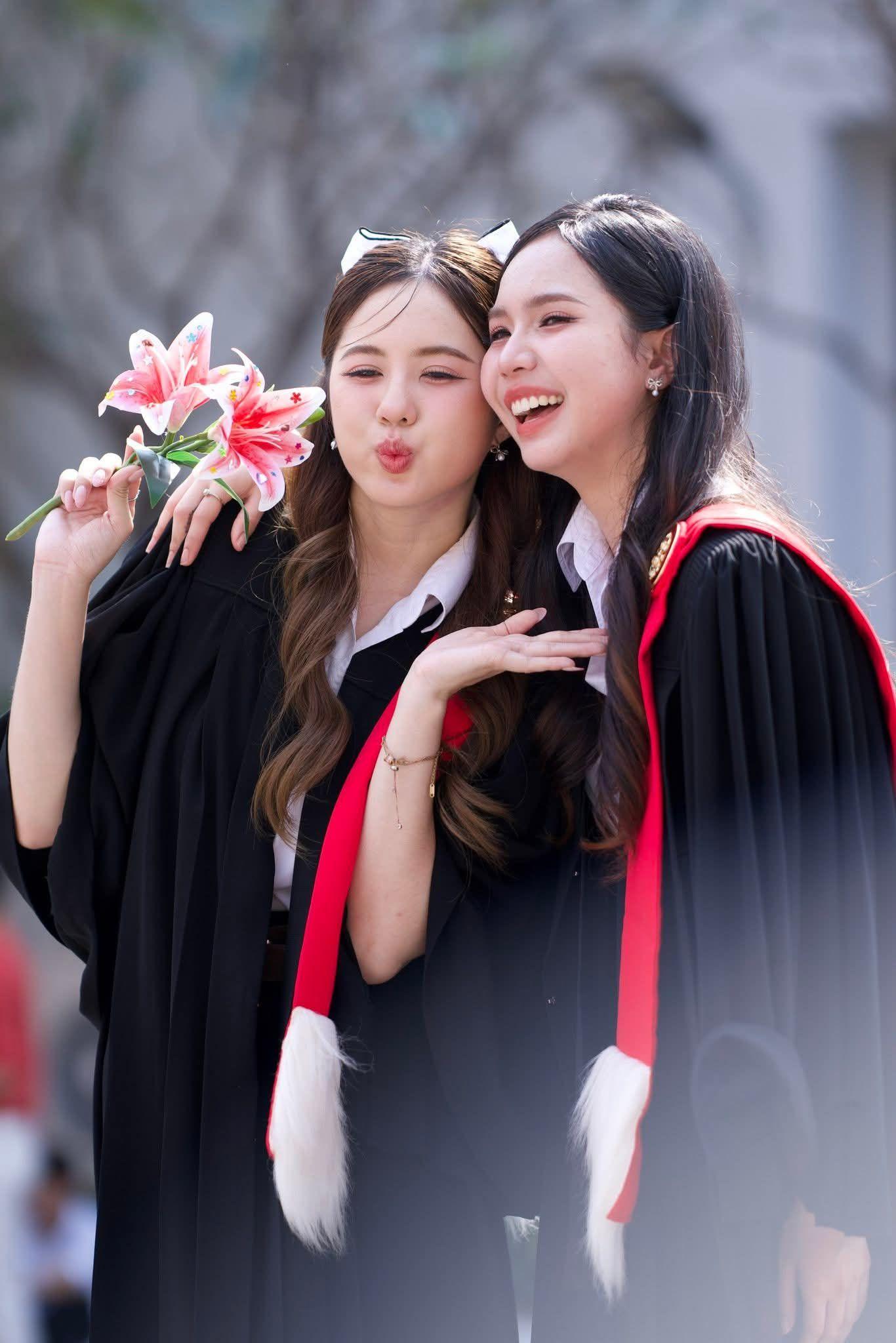 ผลงานรับปริญญา มหาวิทยาลัยธรรมศาสตร์ โดย Jedi photography ภาพที่ 3