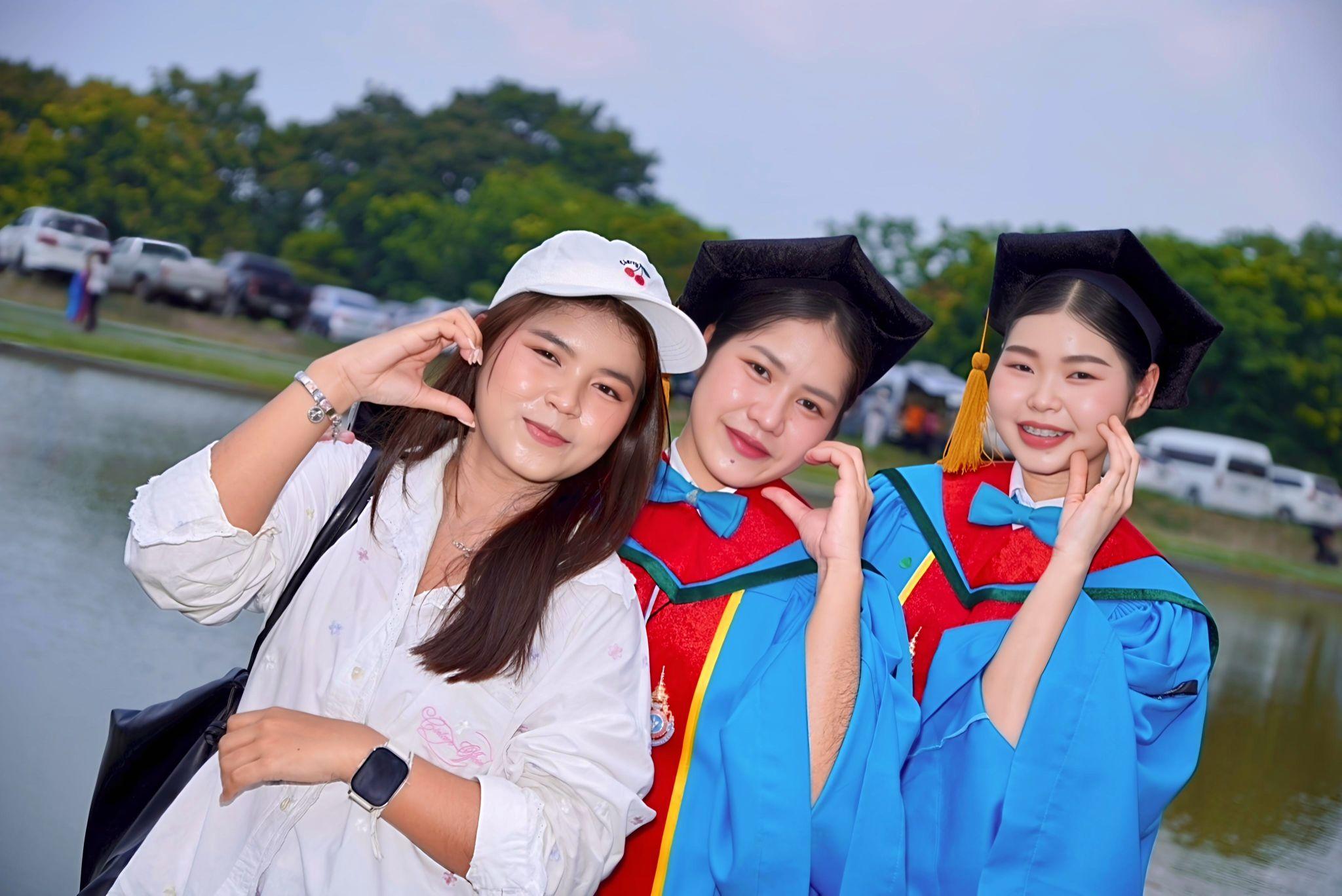 ผลงานรับปริญญา มหาวิทยาลัยธรรมศาสตร์ โดย Jedi photography ภาพที่ 1