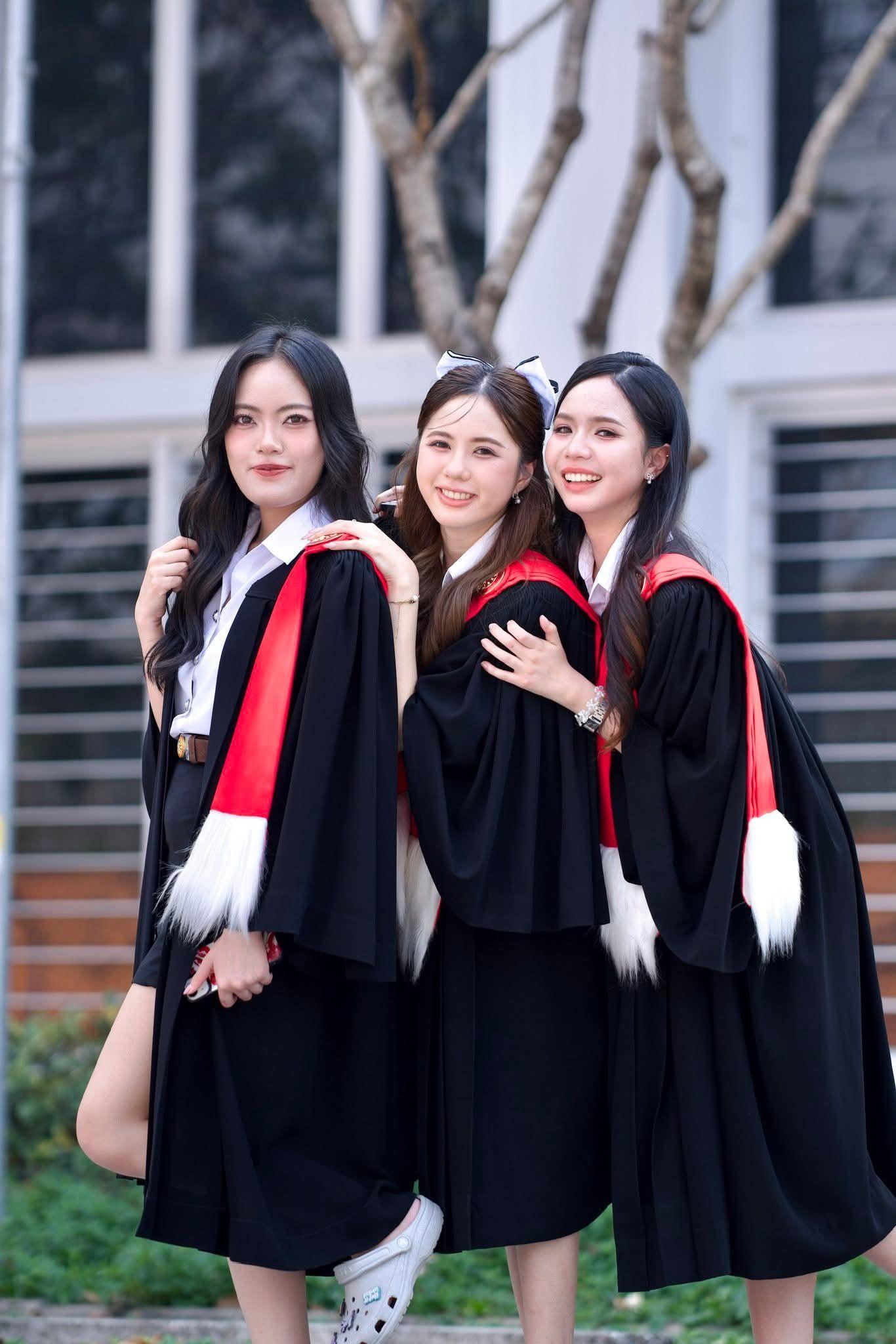 ผลงานรับปริญญา มหาวิทยาลัยธรรมศาสตร์ โดย Jedi photography ภาพที่ 2