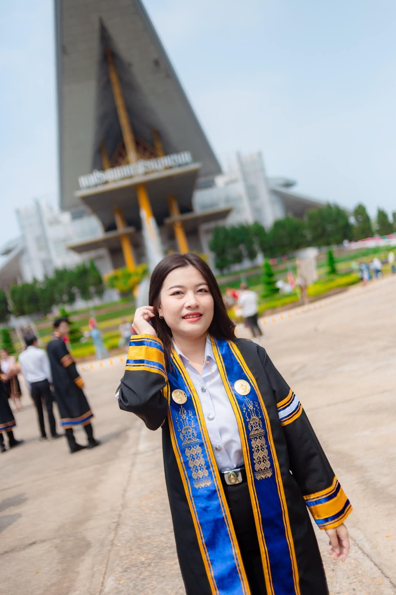 ผลงานรับปริญญา มหาวิทยาลัยราชภัฏสกลนคร โดย นิวถ่ายรูปให้หน่อย ภาพที่ 1