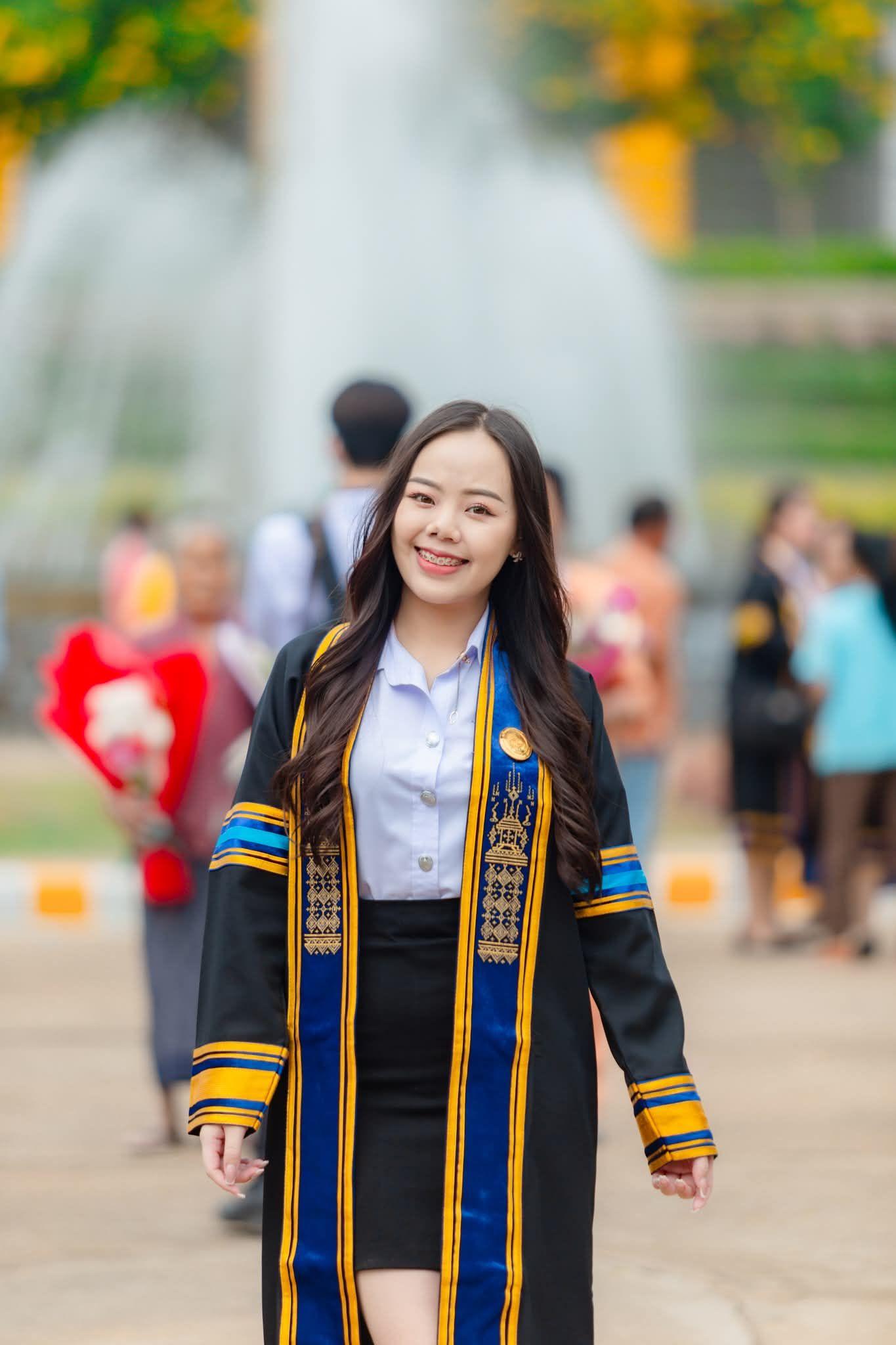 ผลงานรับปริญญา มหาวิทยาลัยราชภัฏสกลนคร โดย นิวถ่ายรูปให้หน่อย ภาพที่ 1