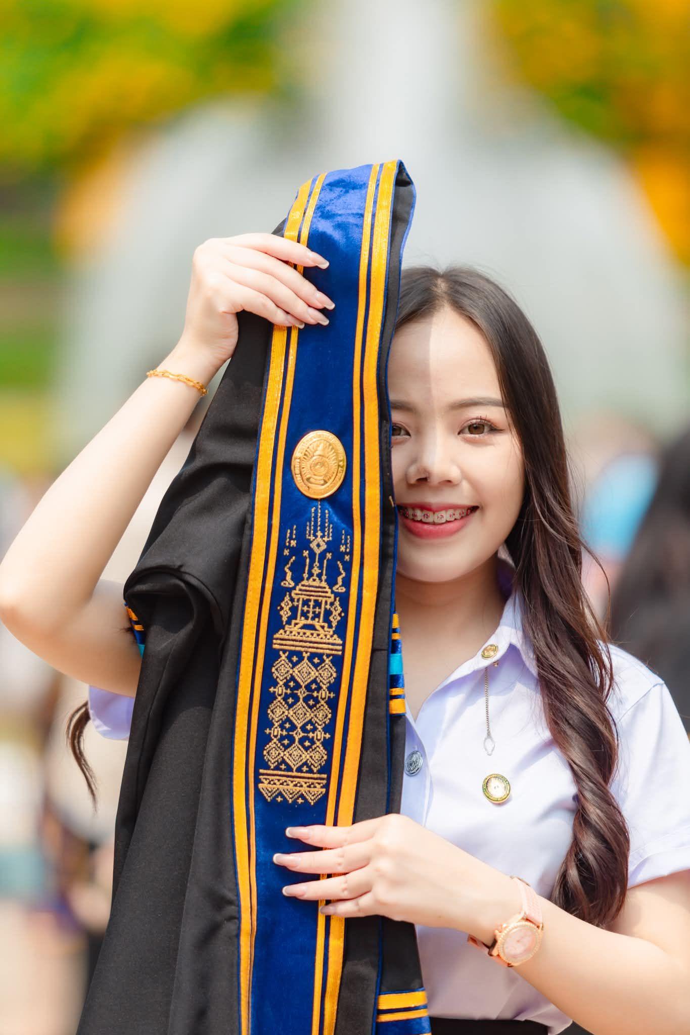 ผลงานรับปริญญา มหาวิทยาลัยราชภัฏสกลนคร โดย นิวถ่ายรูปให้หน่อย ภาพที่ 2