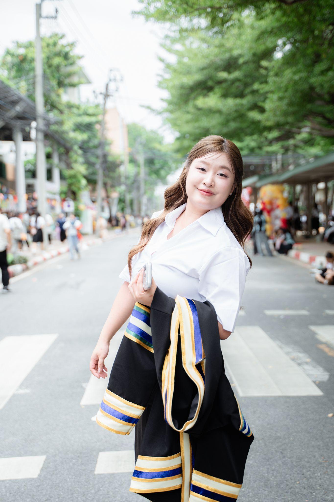 ผลงานรับปริญญา มหาวิทยาลัยราชภัฏพระนคร โดย WAVE_ArisWgallery ภาพที่ 3