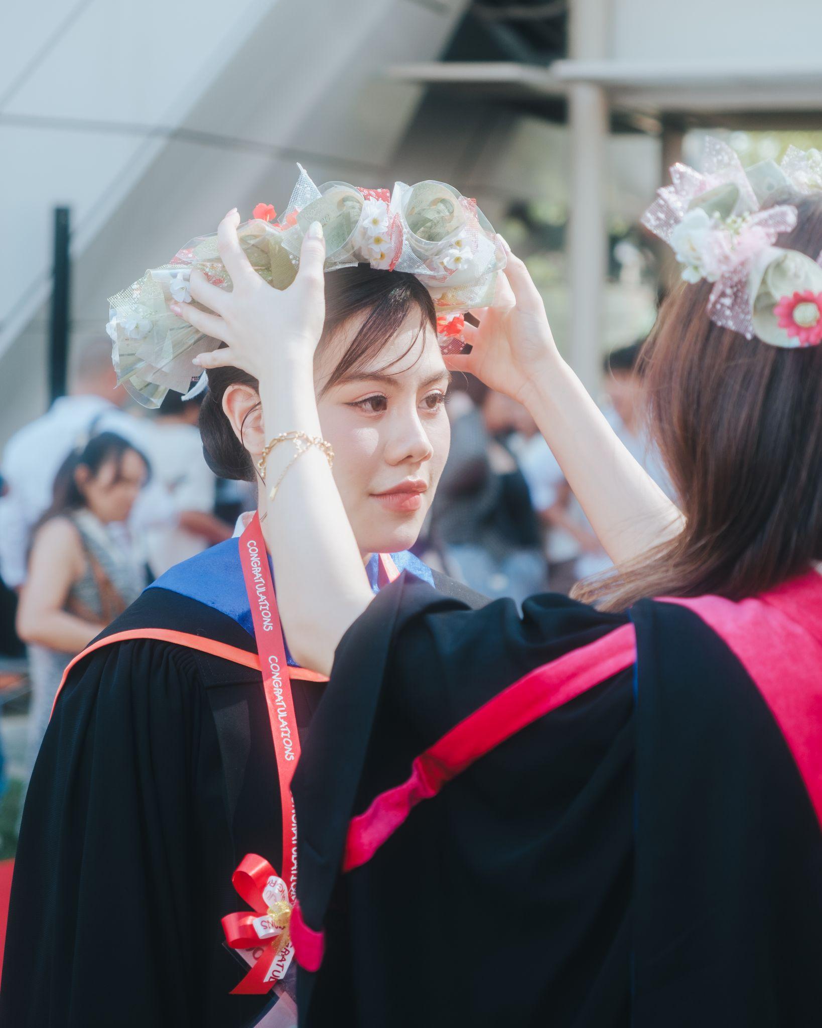ผลงานรับปริญญา มหาวิทยาลัยกรุงเทพ โดย Fip.709 ภาพที่ 1