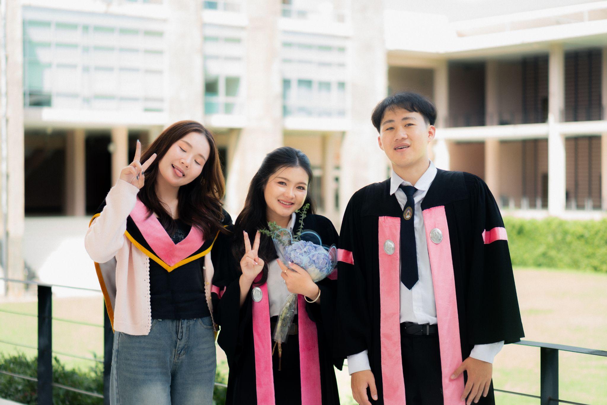 ผลงานรับปริญญา มหาวิทยาลัยราชภัฏเชียงราย โดย Our.Cloud ภาพที่ 12