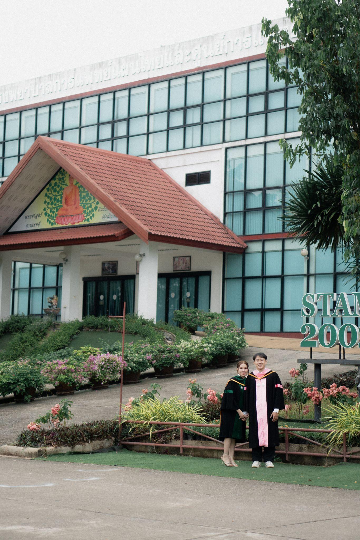 ผลงานรับปริญญา มหาวิทยาลัยราชภัฏเชียงราย โดย Our.Cloud ภาพที่ 3