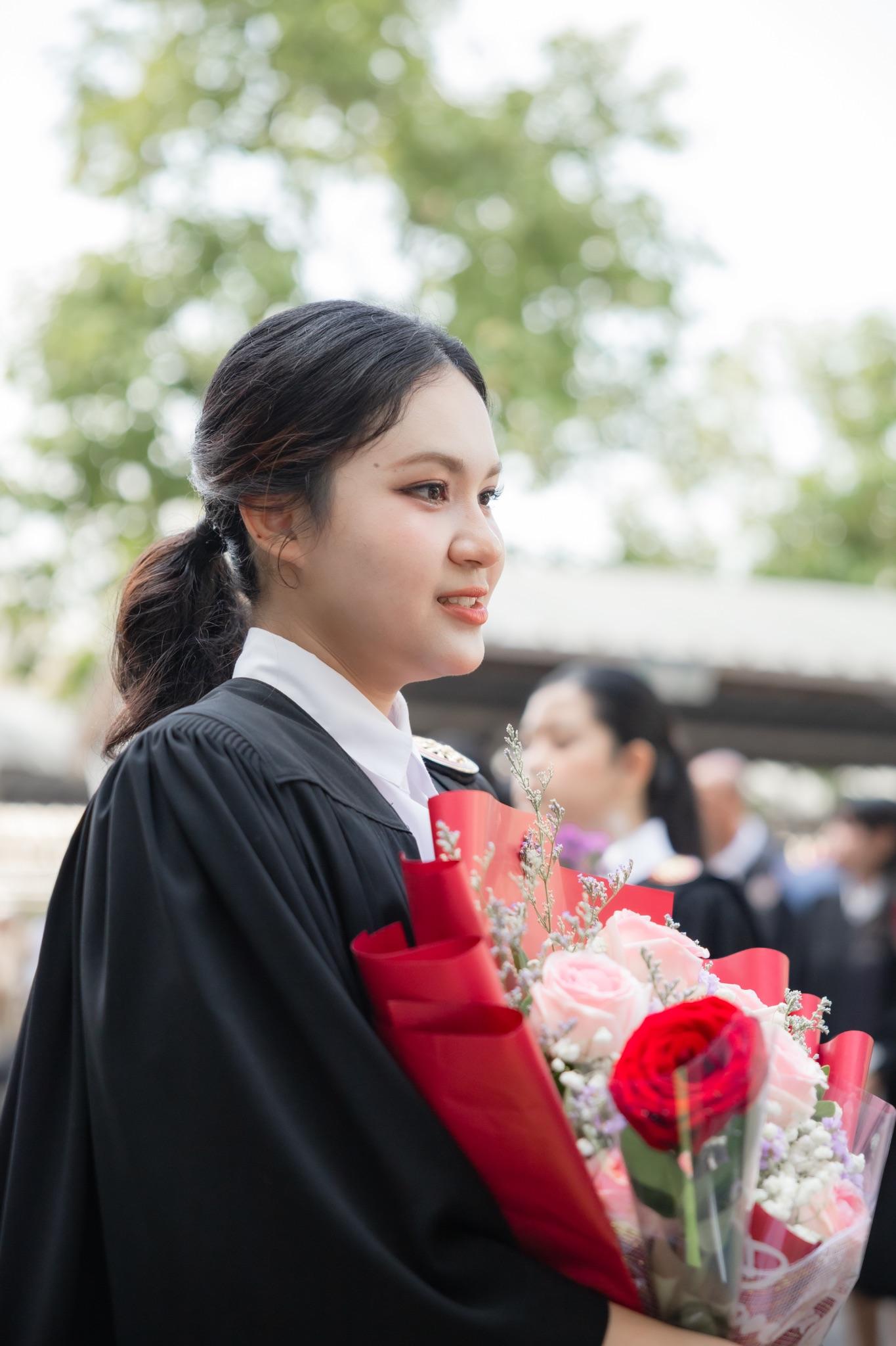 ผลงานรับปริญญา มหาวิทยาลัยธรรมศาสตร์ โดย SixSax Photo ภาพที่ 11