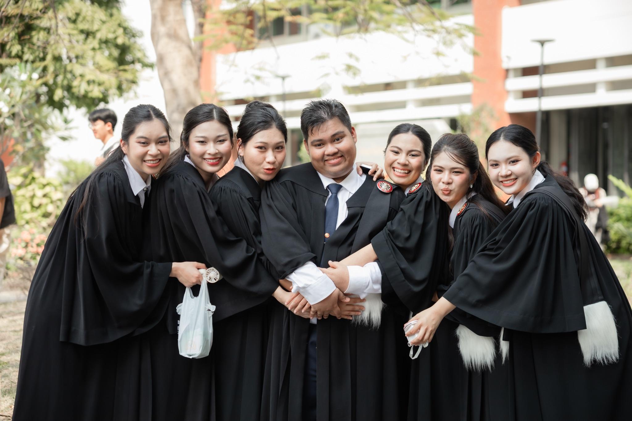 ผลงานรับปริญญา มหาวิทยาลัยธรรมศาสตร์ โดย SixSax Photo ภาพที่ 16