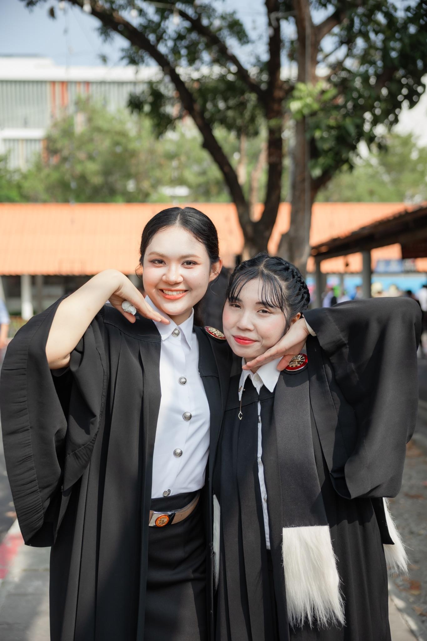 ผลงานรับปริญญา มหาวิทยาลัยธรรมศาสตร์ โดย SixSax Photo ภาพที่ 13