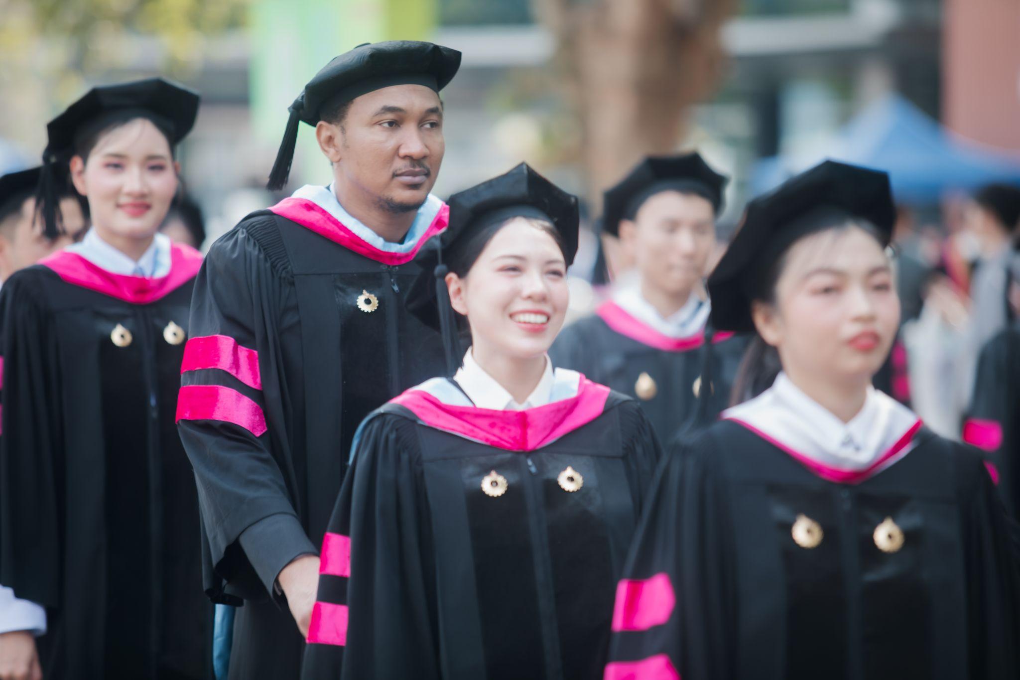 ผลงานรับปริญญา มหาวิทยาลัยรังสิต โดย Hlang Lens Studio ภาพที่ 17