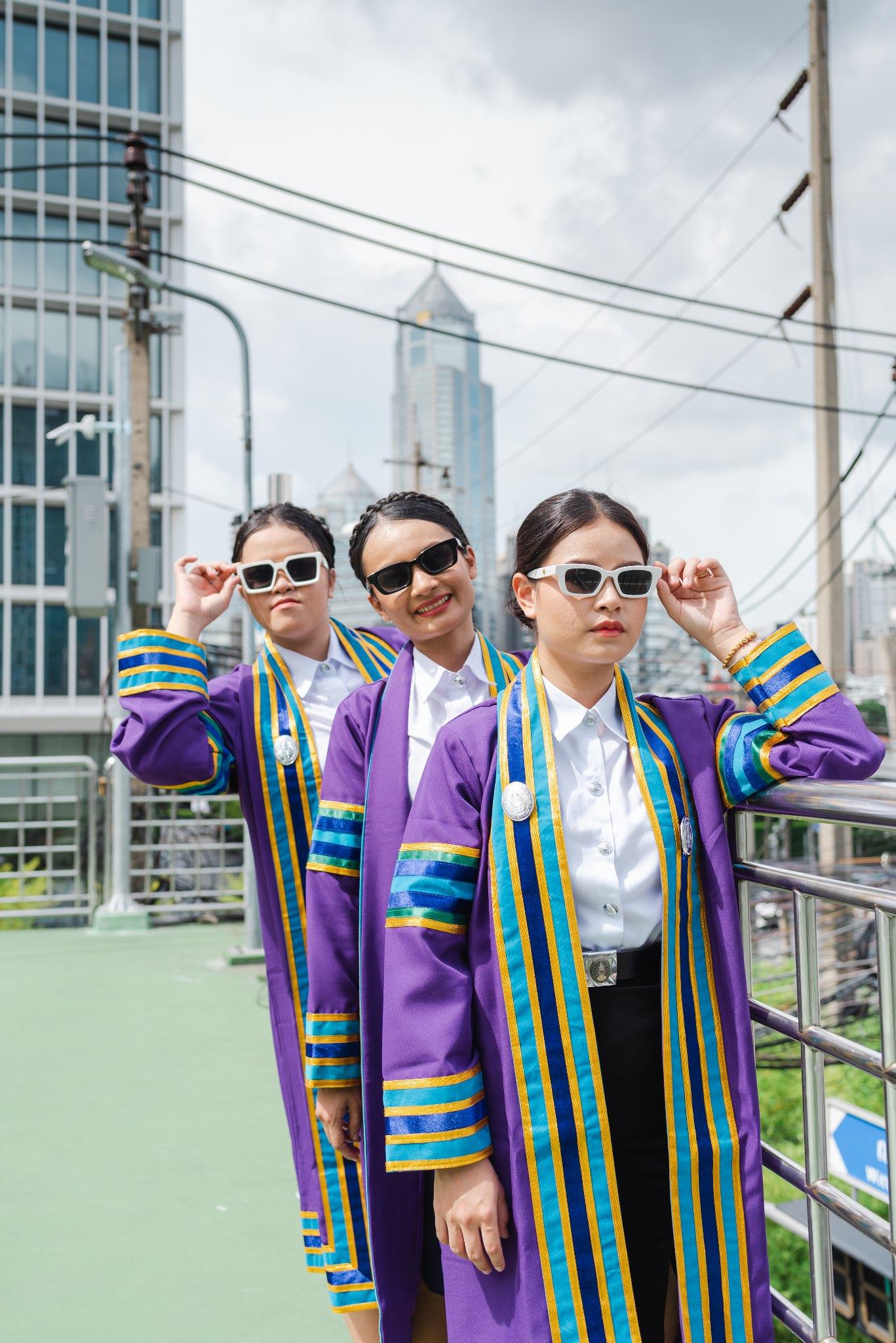 ผลงานรับปริญญา โดย Mid century pixs ภาพที่ 9