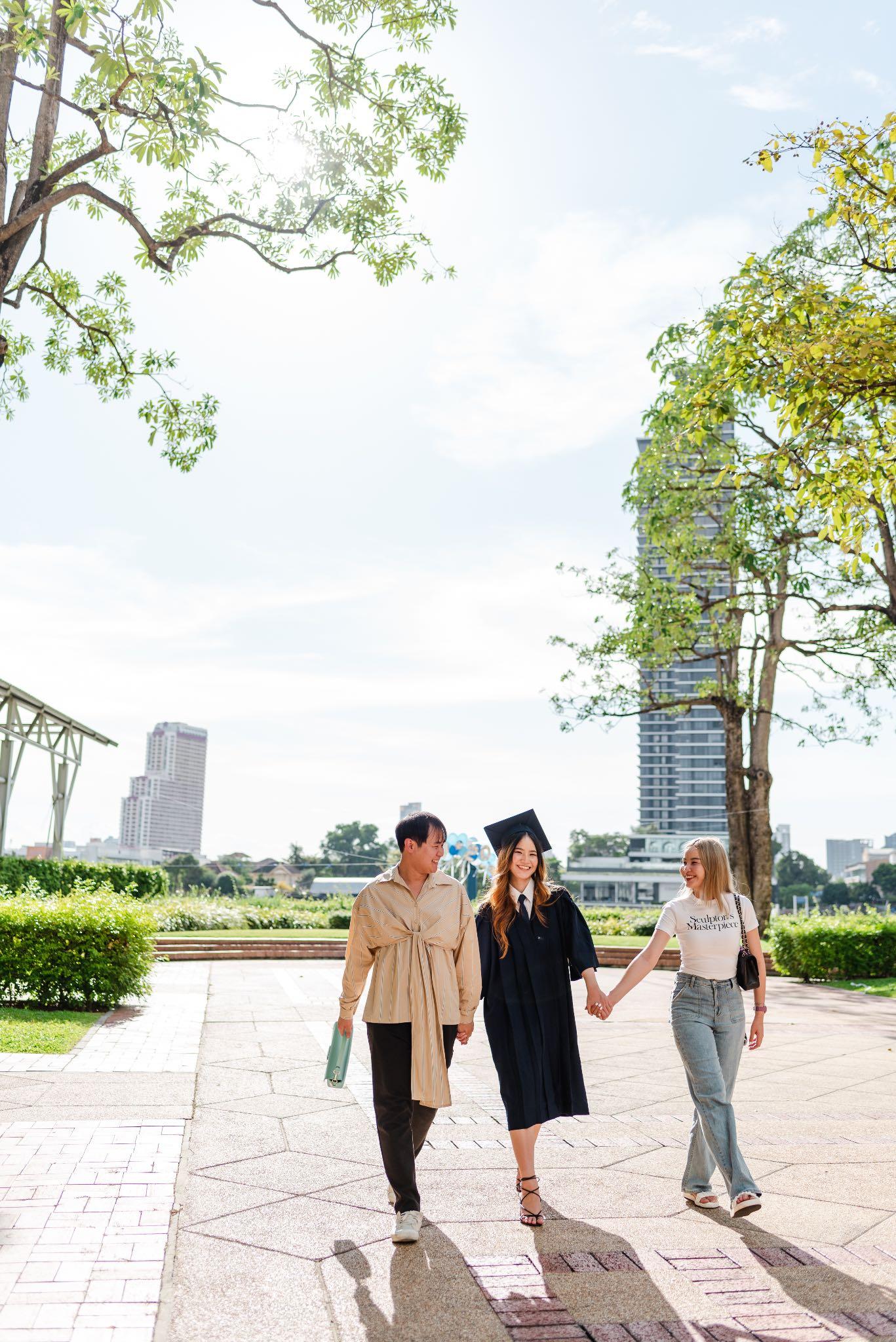 ผลงานรับปริญญา โดย Mid century pixs ภาพที่ 10