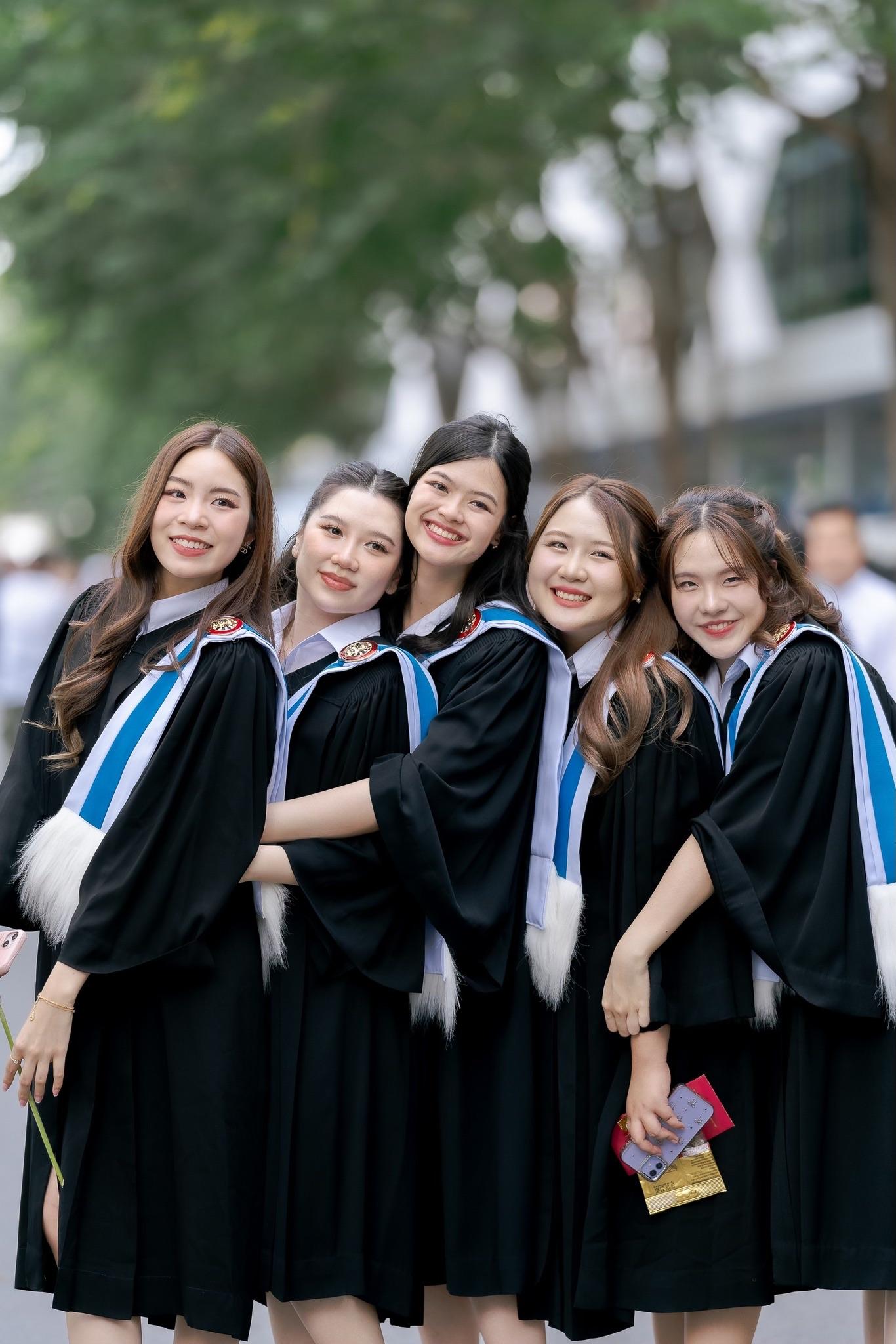 ผลงานรับปริญญา มหาวิทยาลัยธรรมศาสตร์ โดย A-art Photographer ภาพที่ 10