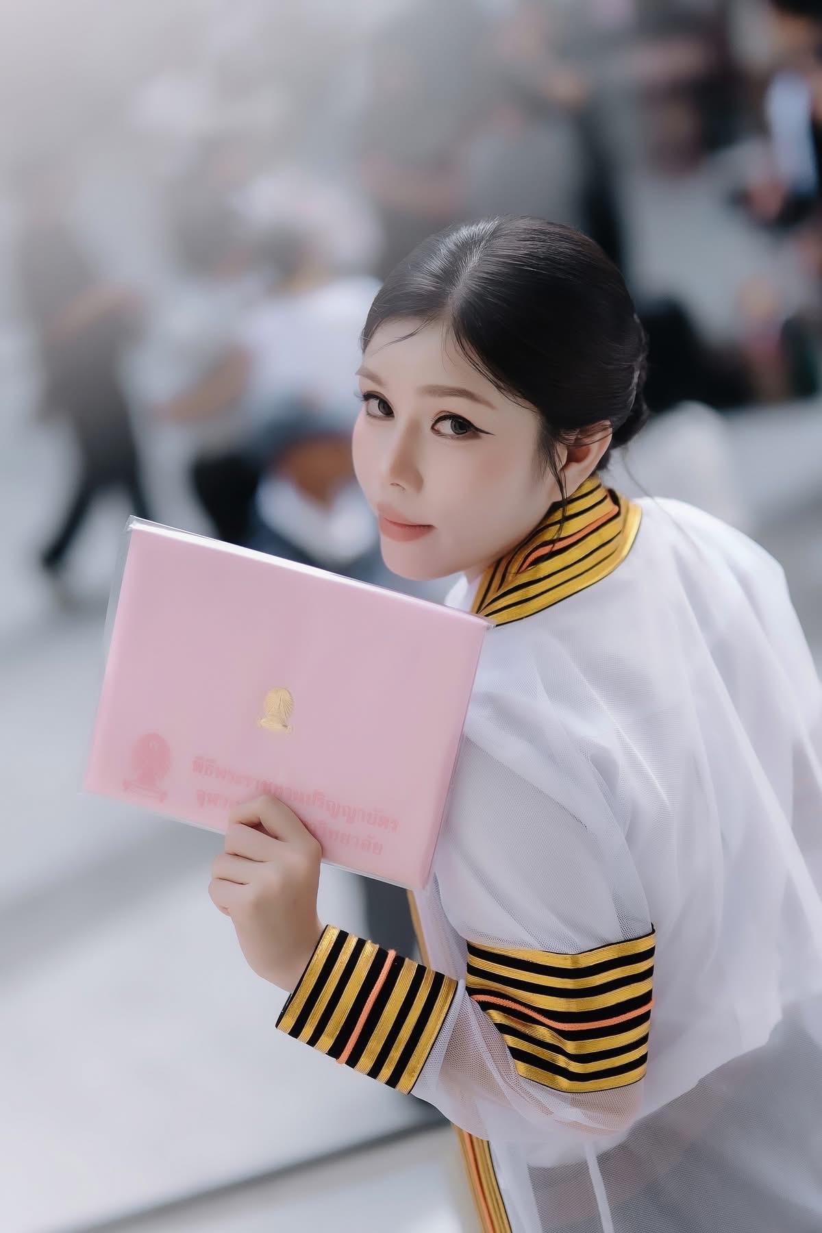 ผลงานรับปริญญา จุฬาลงกรณ์มหาวิทยาลัย โดย BANK_MA_llSJ ภาพที่ 2