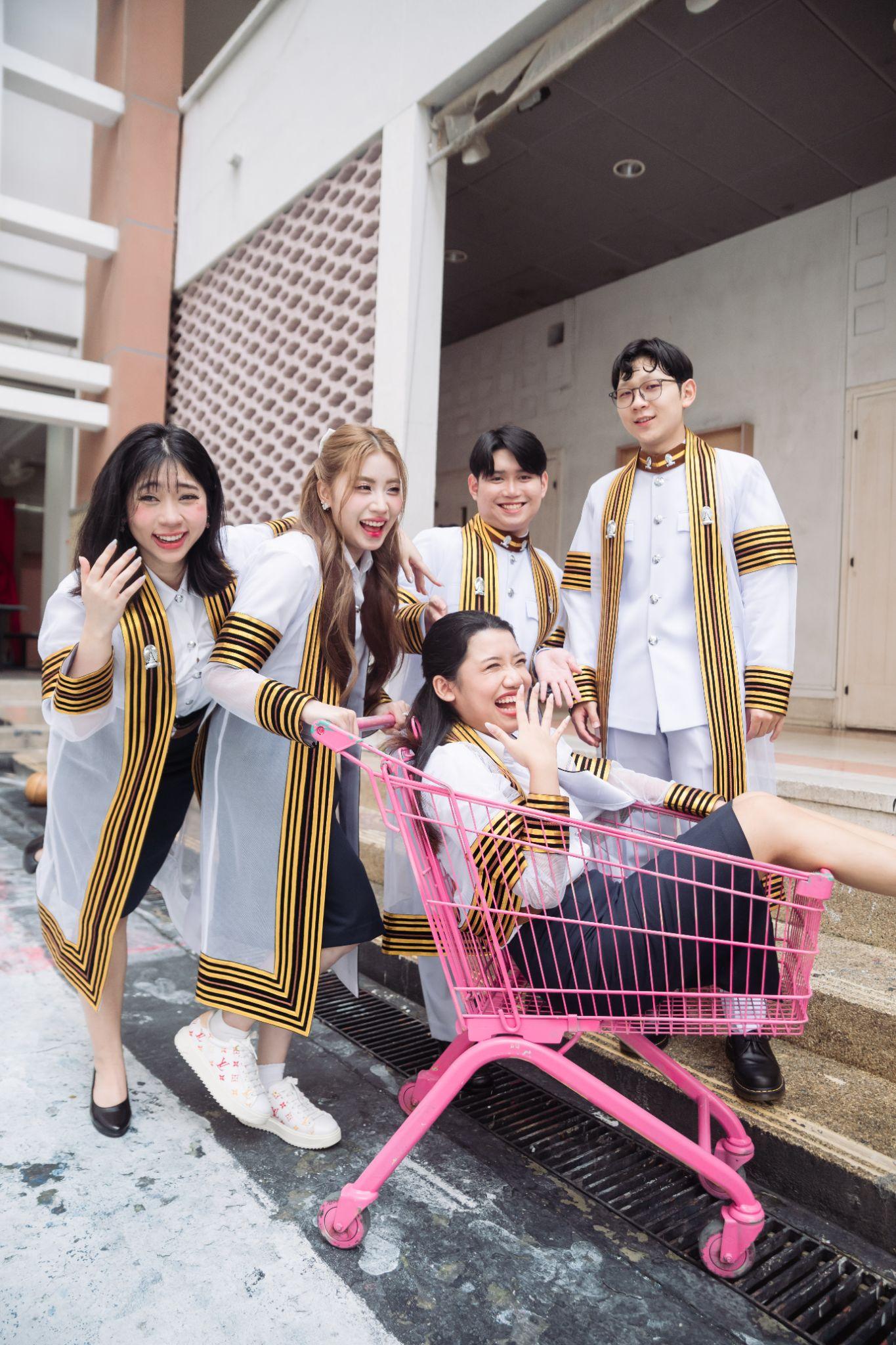 ผลงานรับปริญญา โดย Jiracques94 ภาพที่ 3
